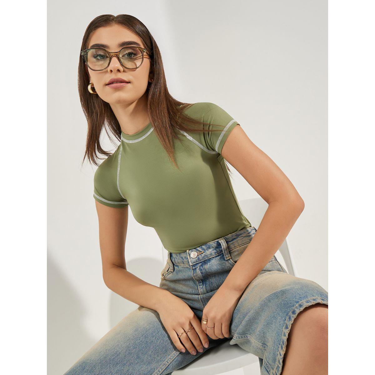 تيشيرت مجسم بياقة عالية وتداخلات مدروزة-women-clothing-tshirts-image-1