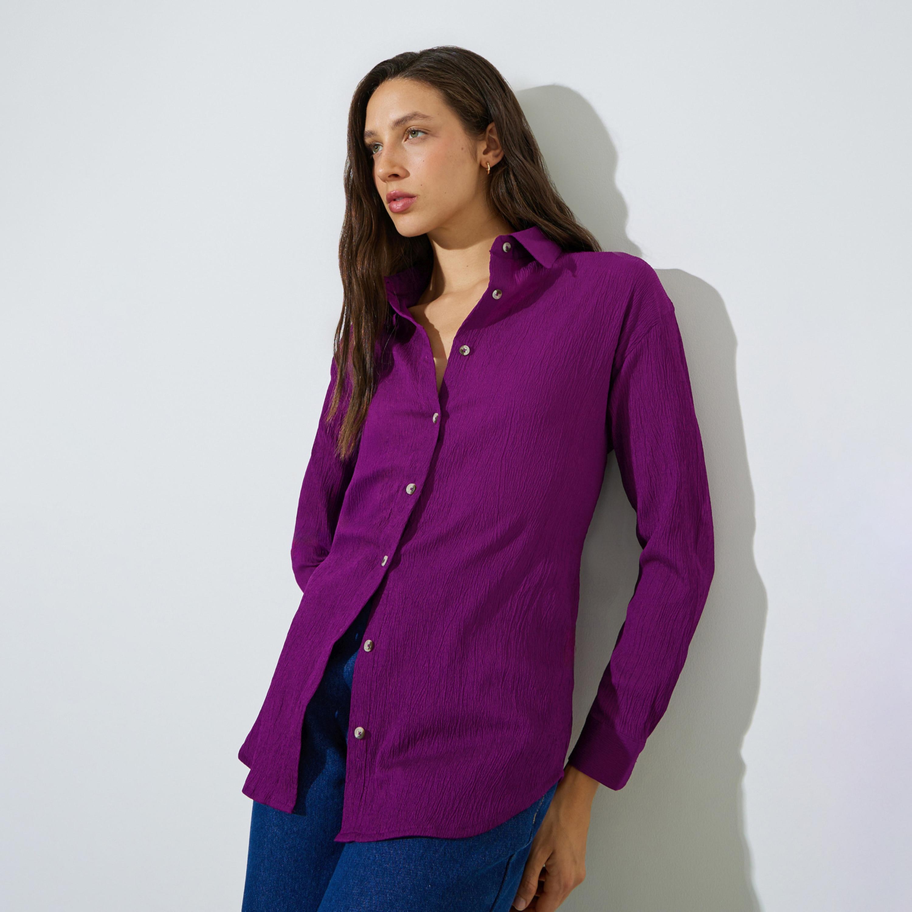 بلوزة واسعة بتصميم طويل وتفاصيل مجعدة-women-clothing-shirtsandblouses-shirts-image-1