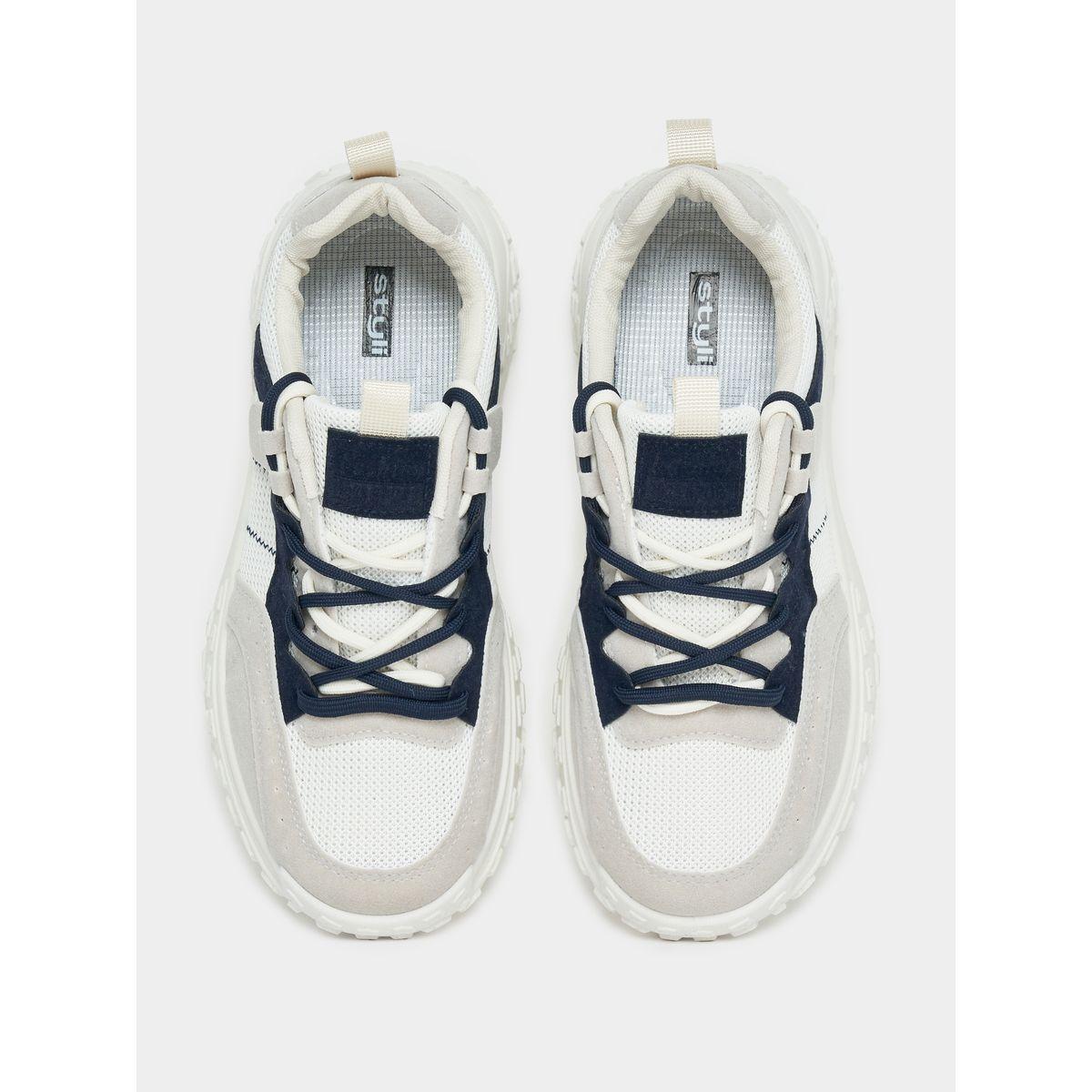 حذاء سنيكرز شانكي بتفاصيل مُتباينة-women-shoes-sneakers-image-2