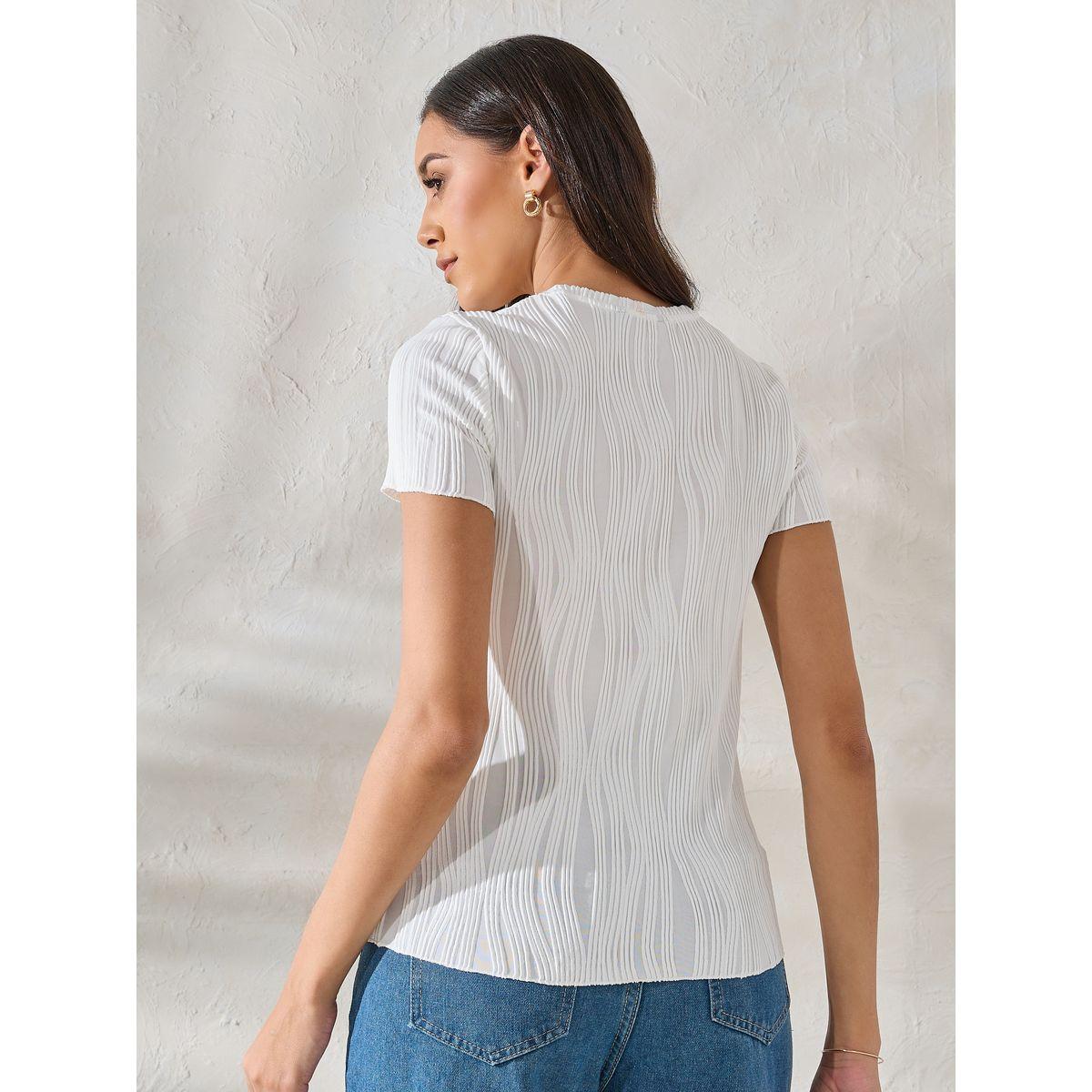 بلوزة سادة بتفاصيل بارزة الملمس وياقة دائرية-women-clothing-tshirts-image-5
