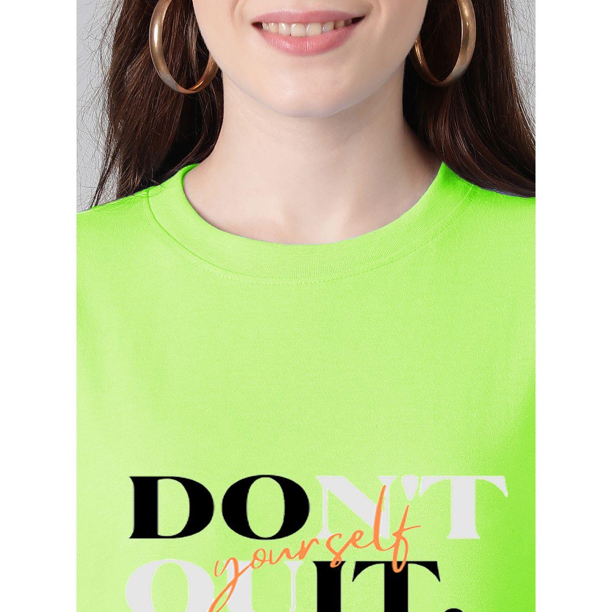 تيشيرت فضفاض بطبعة كتابة مع اكتاف منخفضة كوتي × ستايلي-women-clothing-tshirts-image-6
