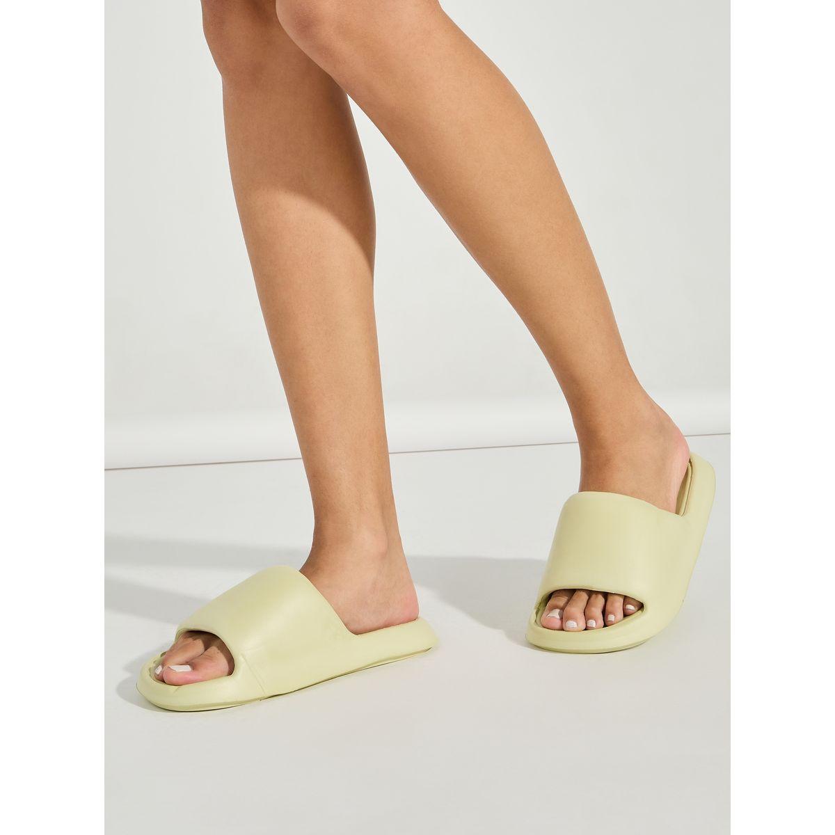 شبشب بمقدمة مفتوحة وسهل الارتداء-women-shoes-flipflopsandslides-image-7