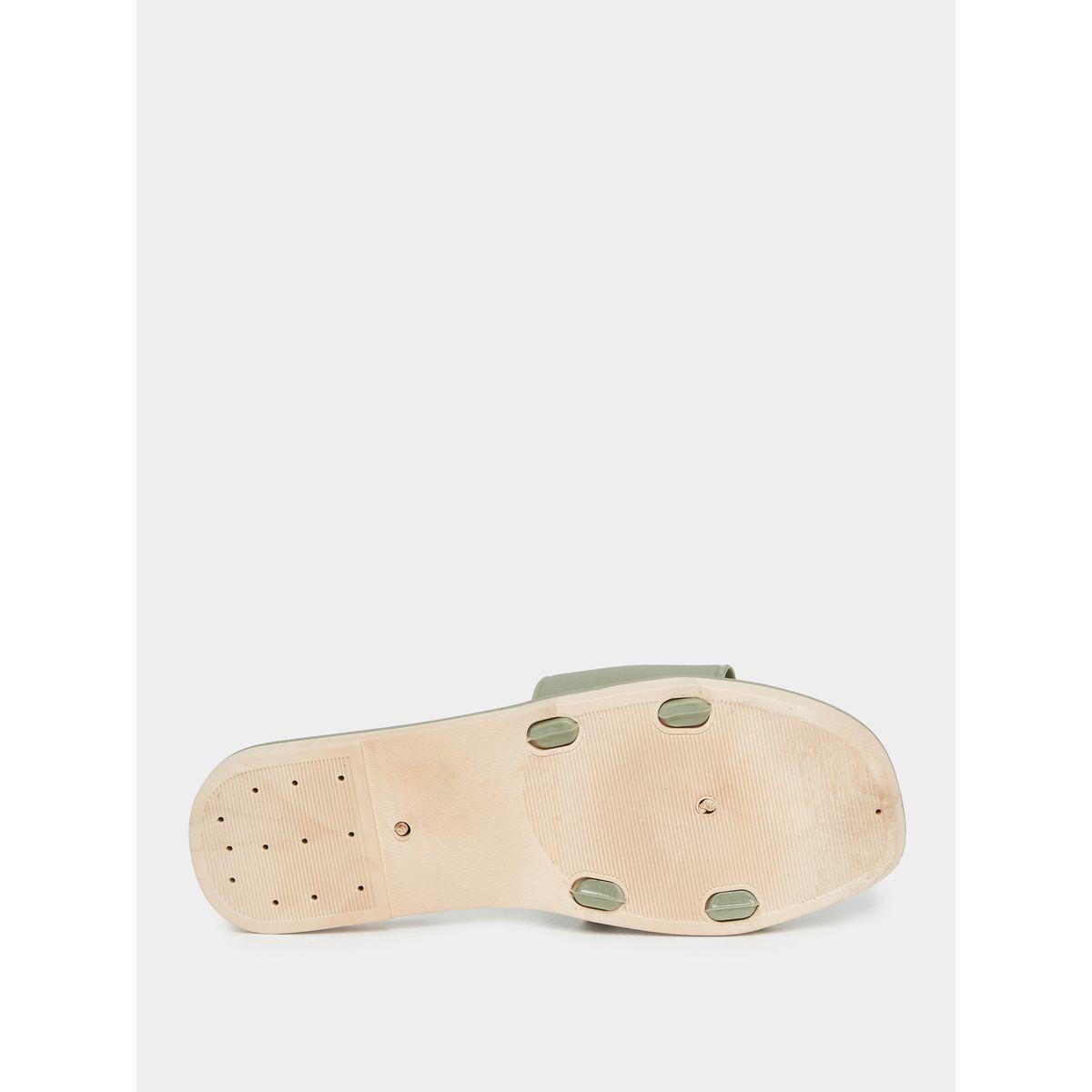 صندل فلات بسير مزين بإبزيم-women-shoes-sandals-flats-image-6