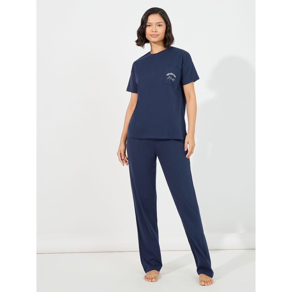 Styli Unwind Slogan Pocket Print T-Shirt & Ruffled Waistband Pyjama Set-women-clothing-nightwear-pyjamas-longsets-image-2
