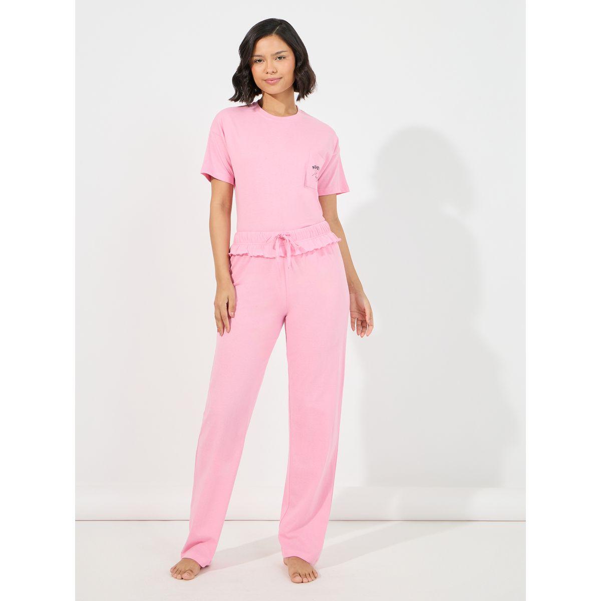 طقم من بنطال بيجاما مع تيشيرت بجيب مطبع بكتابة-women-clothing-nightwear-pyjamas-longsets-image-1