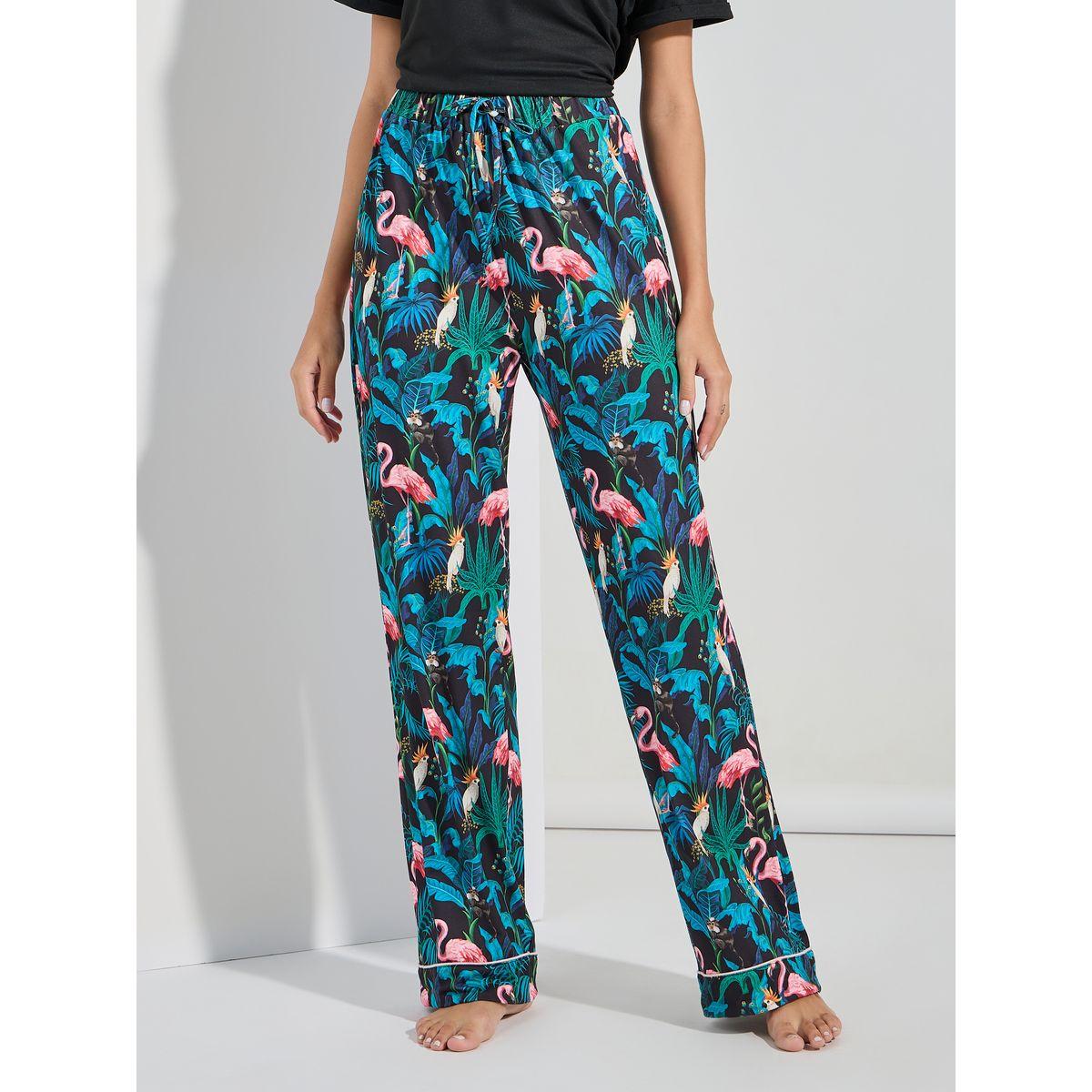 طقم من بنطال بيجاما مع تيشيرت بطبعة فلامنجو-women-clothing-nightwear-pyjamas-longsets-image-4