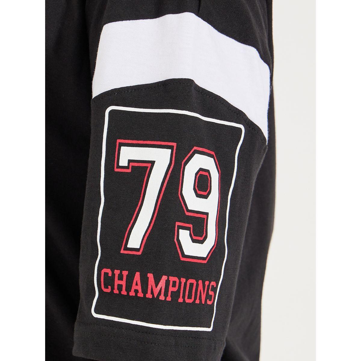 Styli Oversized Slogan Print V Neck T-Shirt with Exaggerated Sleeve-women-clothing-tshirts-image-4