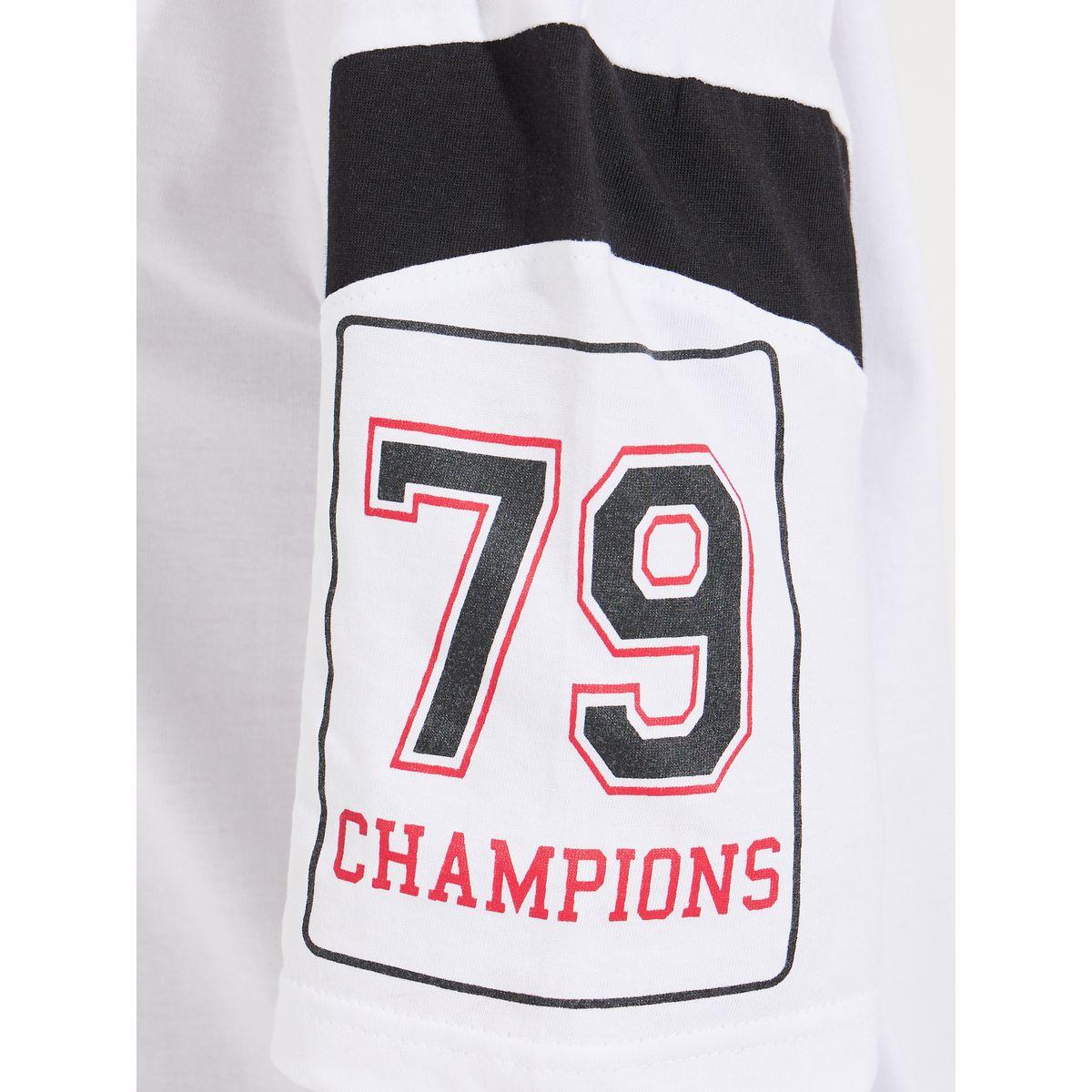 Styli Oversized Slogan Print V Neck T-Shirt with Exaggerated Sleeve-women-clothing-tshirts-image-5