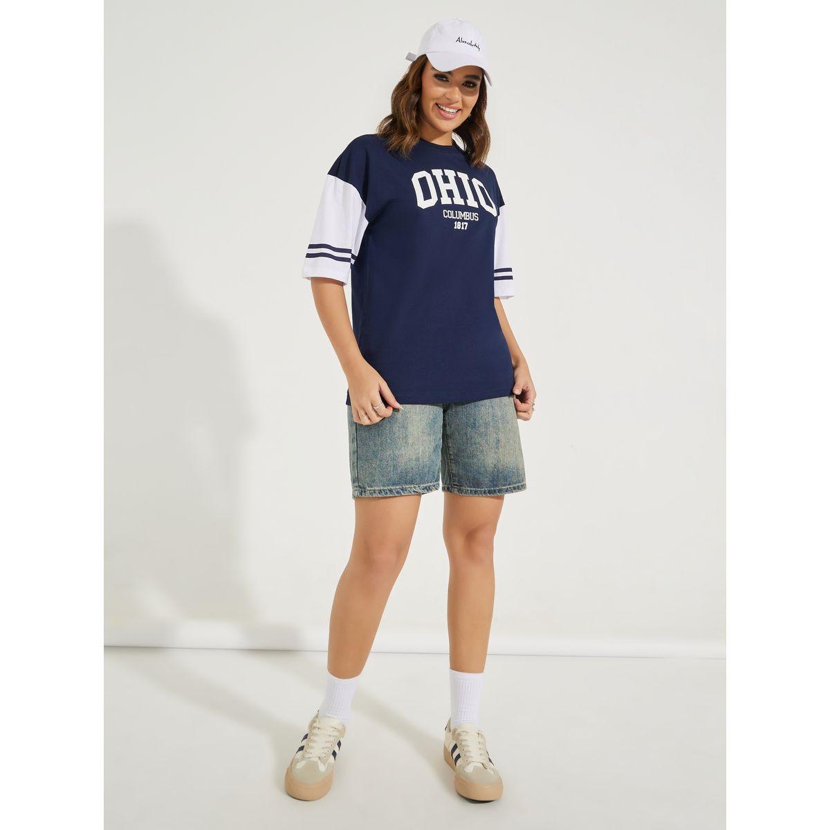 تيشيرت فضفاض بطبعة كتابة ونمط كتل الالوان-women-clothing-tshirts-image-3