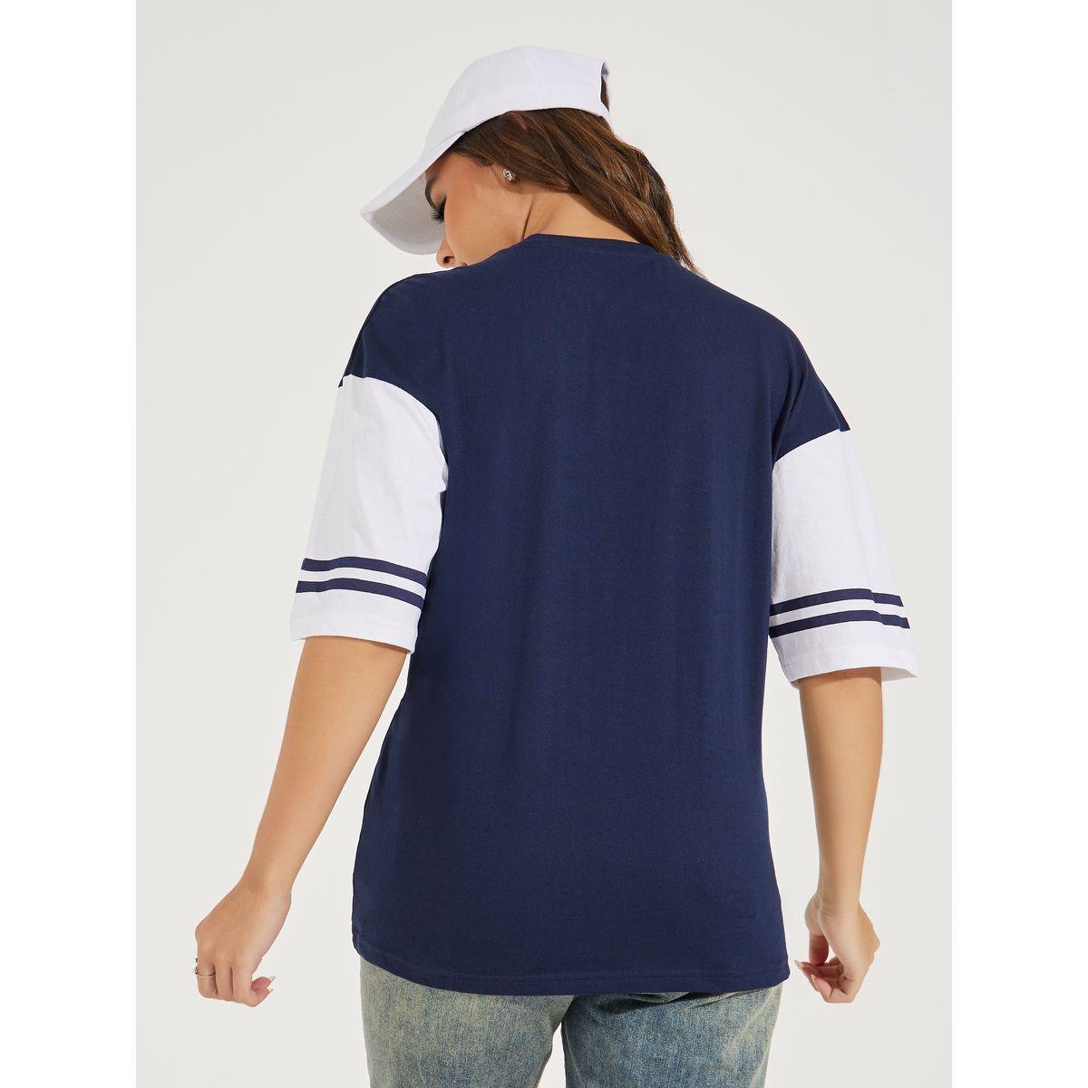 تيشيرت فضفاض بطبعة كتابة ونمط كتل الالوان-women-clothing-tshirts-image-5