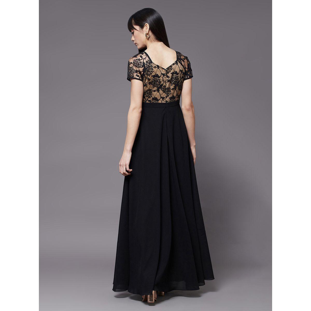 فستان طويل بتفاصيل دانتيل وحافة واسعة ميس تشيس × ستايلي-women-clothing-dresses-image-4