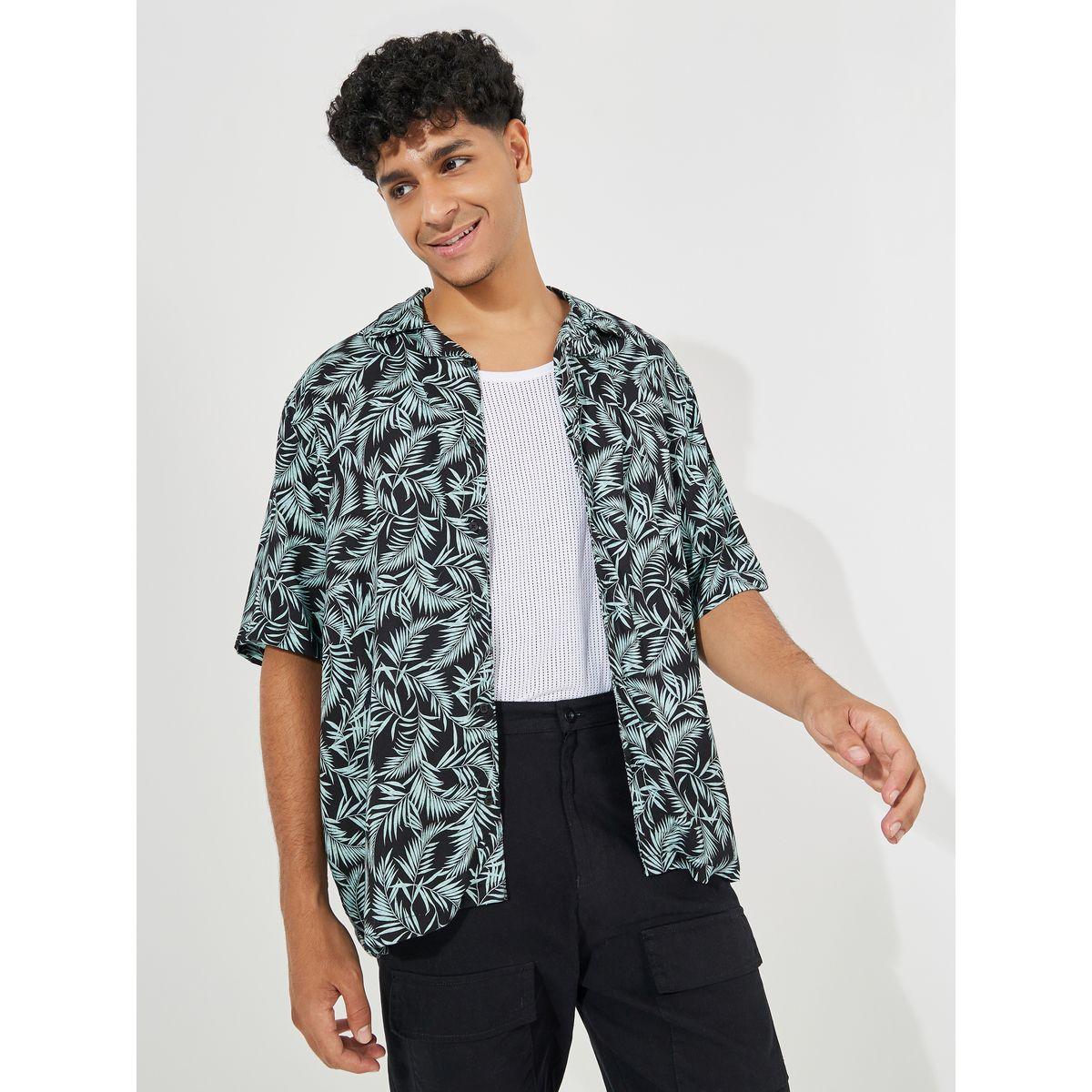 قميص مطبع بالكامل مع ياقة ريزورت وقصة مريحة-men-clothing-shirts-image-3