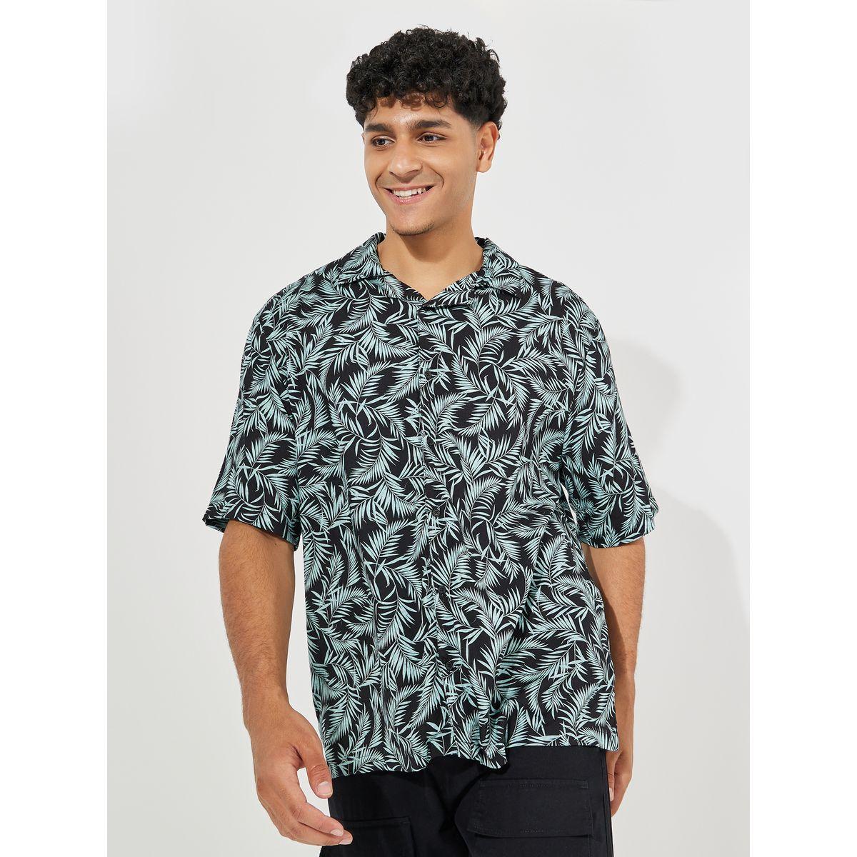قميص مطبع بالكامل مع ياقة ريزورت وقصة مريحة-men-clothing-shirts-image-4