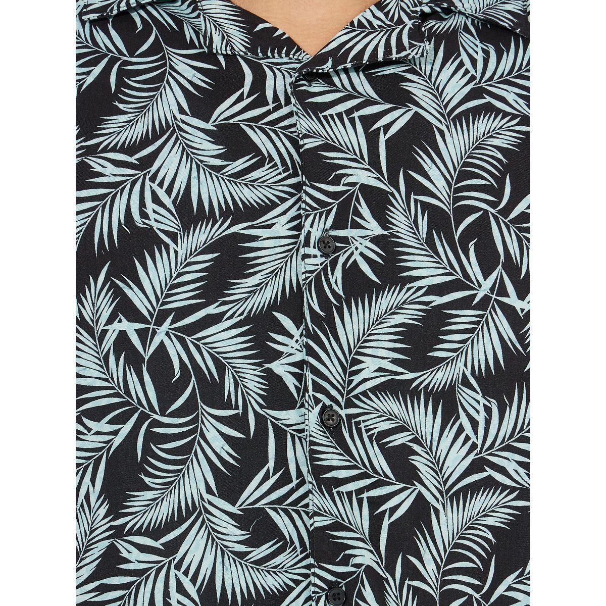 قميص مطبع بالكامل مع ياقة ريزورت وقصة مريحة-men-clothing-shirts-image-5