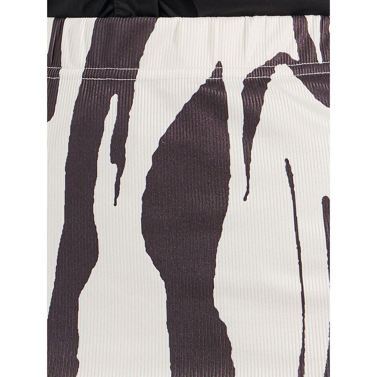 Styli Knitted Abstract Print Fit & Flare Midi Skirt-women-clothing-bottoms-skirts-image-3