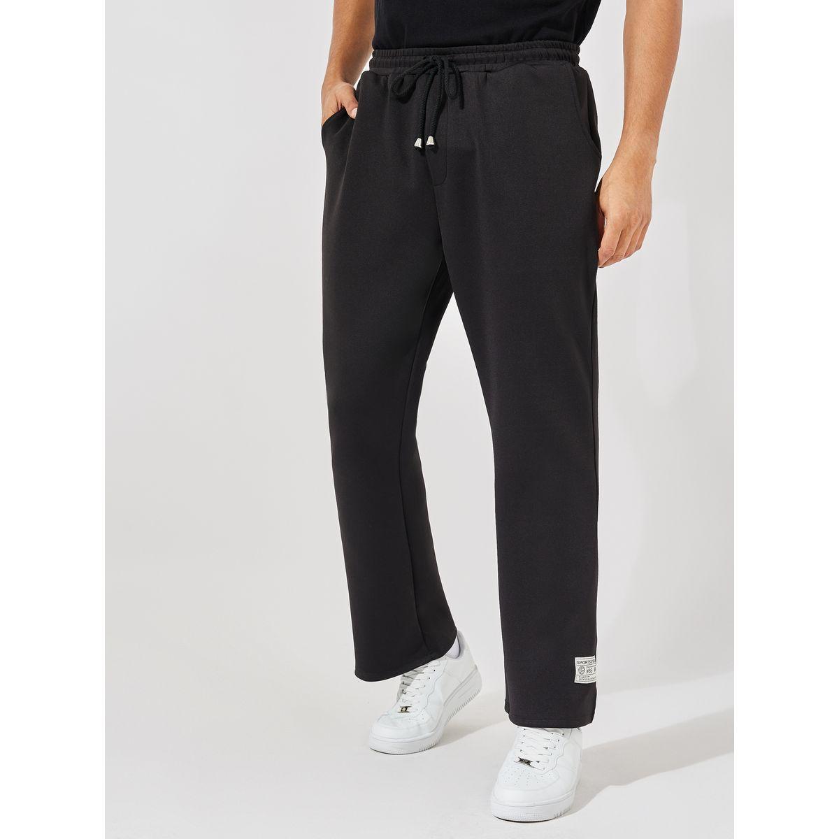 جوغر بقصة بوت كات ومزين بشارة-men-clothing-bottoms-joggers-image-1