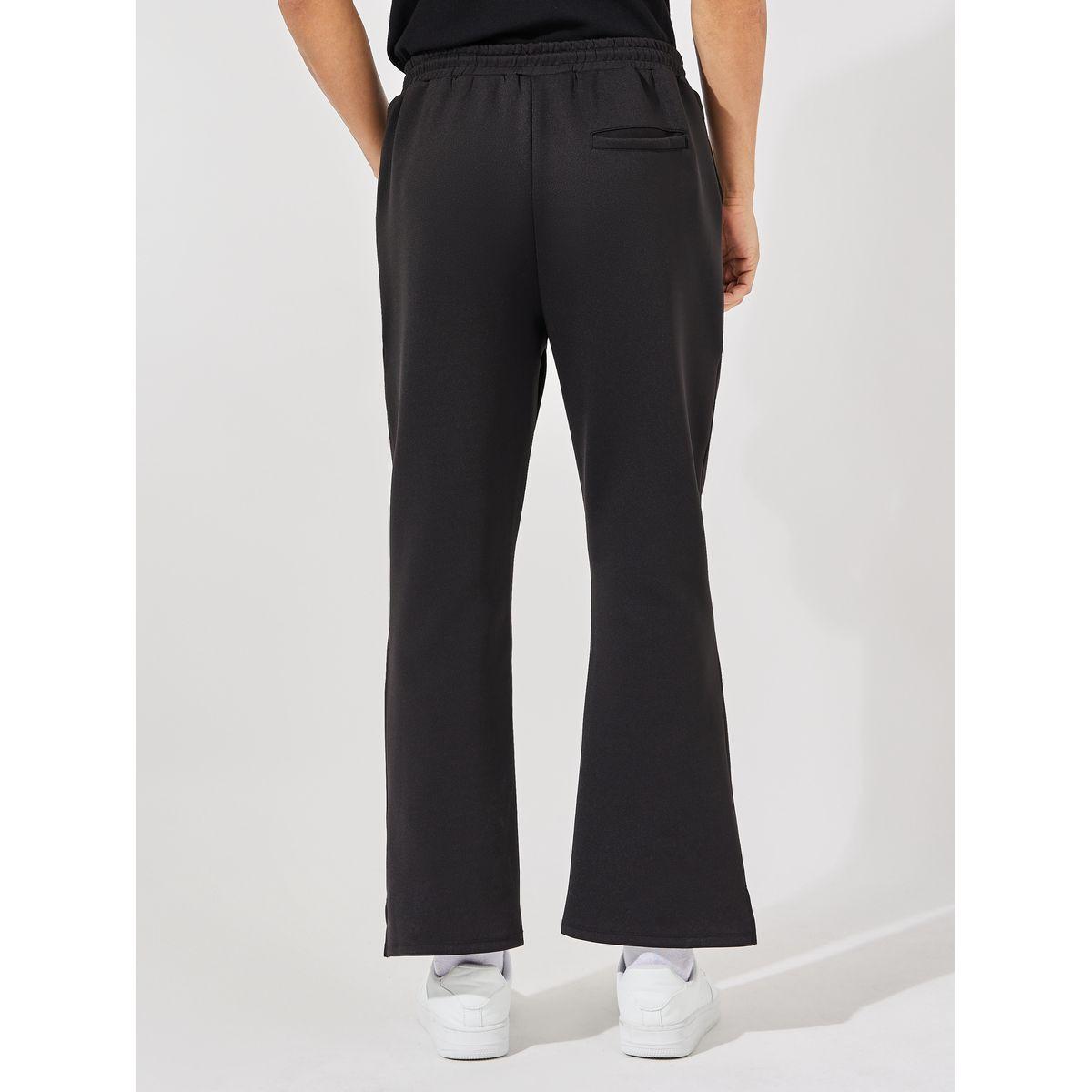 جوغر بقصة بوت كات ومزين بشارة-men-clothing-bottoms-joggers-image-5