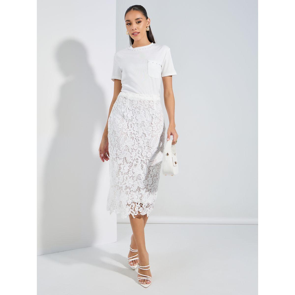 تيشيرت مضلع بياقة دائرية وجيب على الصدر-women-clothing-tshirts-image-2