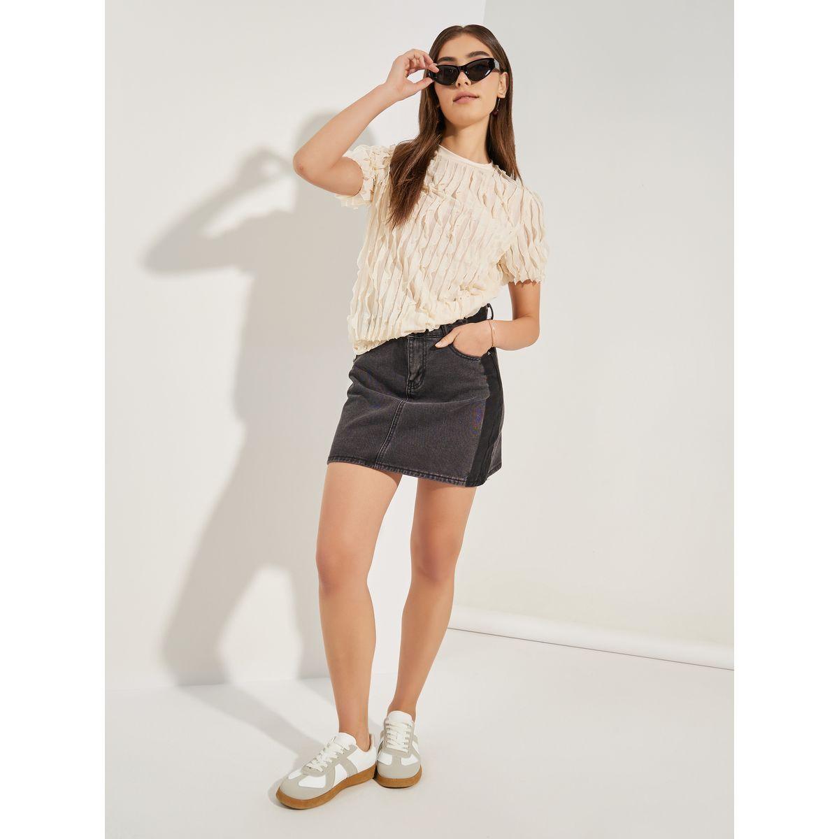 تيشيرت بقصة عادية وياقة دائرية-women-clothing-tshirts-image-2