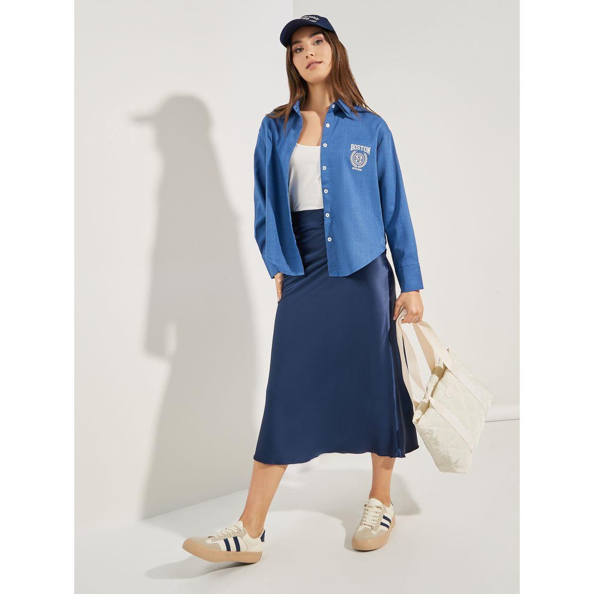 بلوزة شمبراي مطبعة بشعار مع ازرار-women-clothing-shirtsandblouses-shirts-image-2
