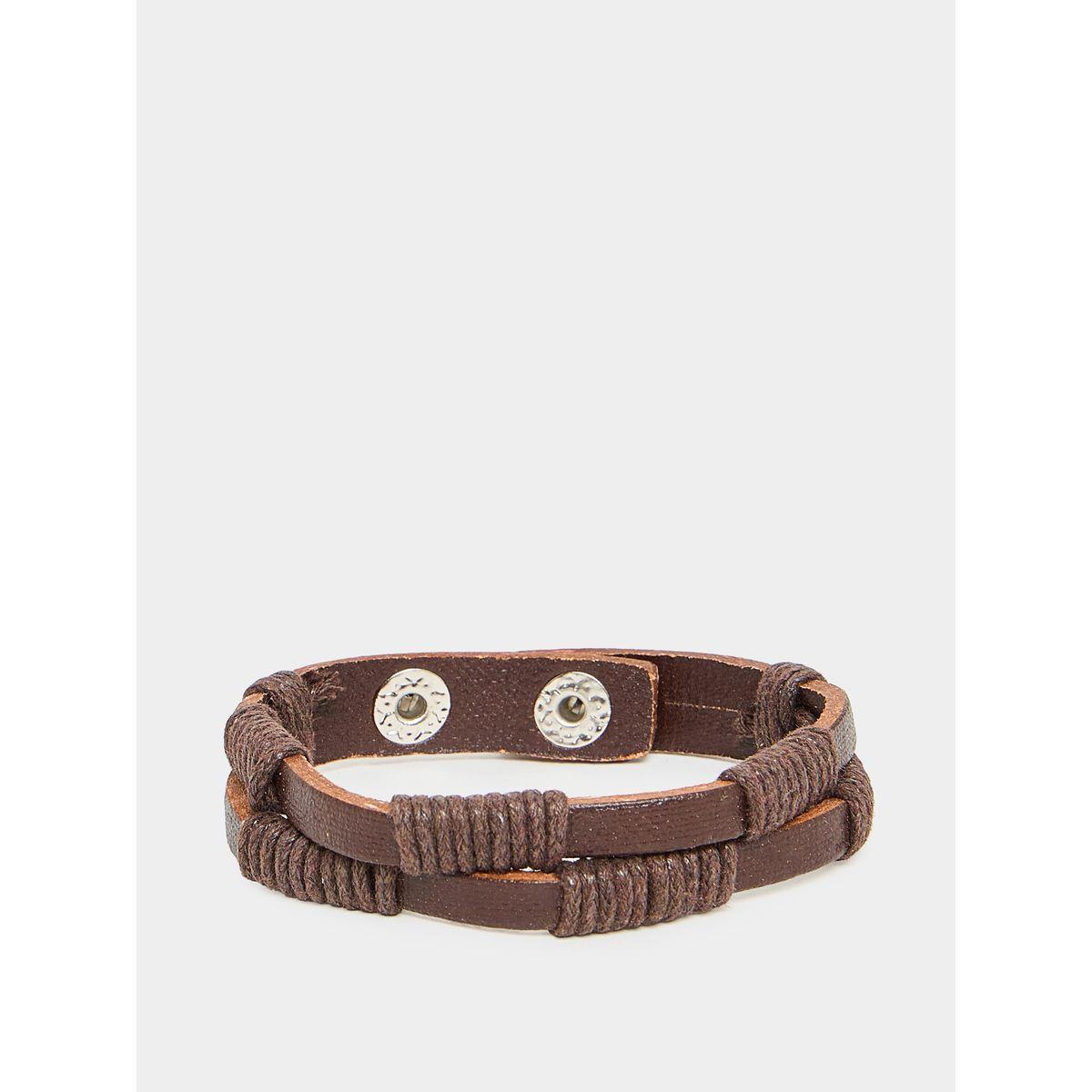 سوار يد بتفاصيل بارزة الملمس مع ازرار غلق-men-watchesandjewellery-bracelets-image-3
