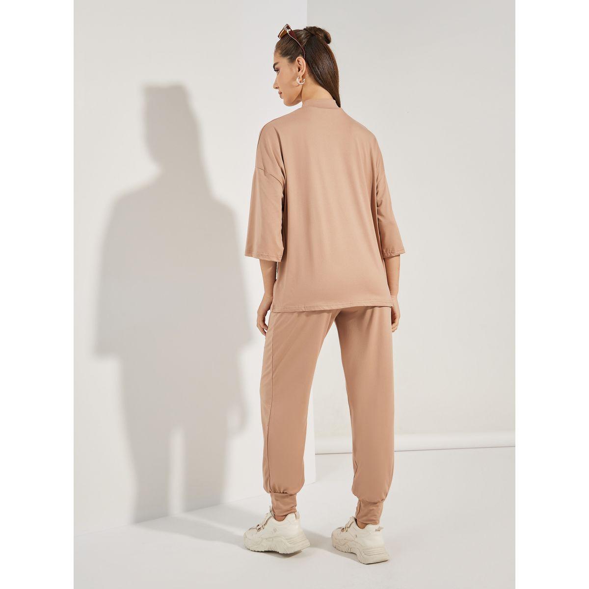 طقم منسق من جوغر مع تيشيرت بقصة مريحة-women-clothing-coordsets-image-5
