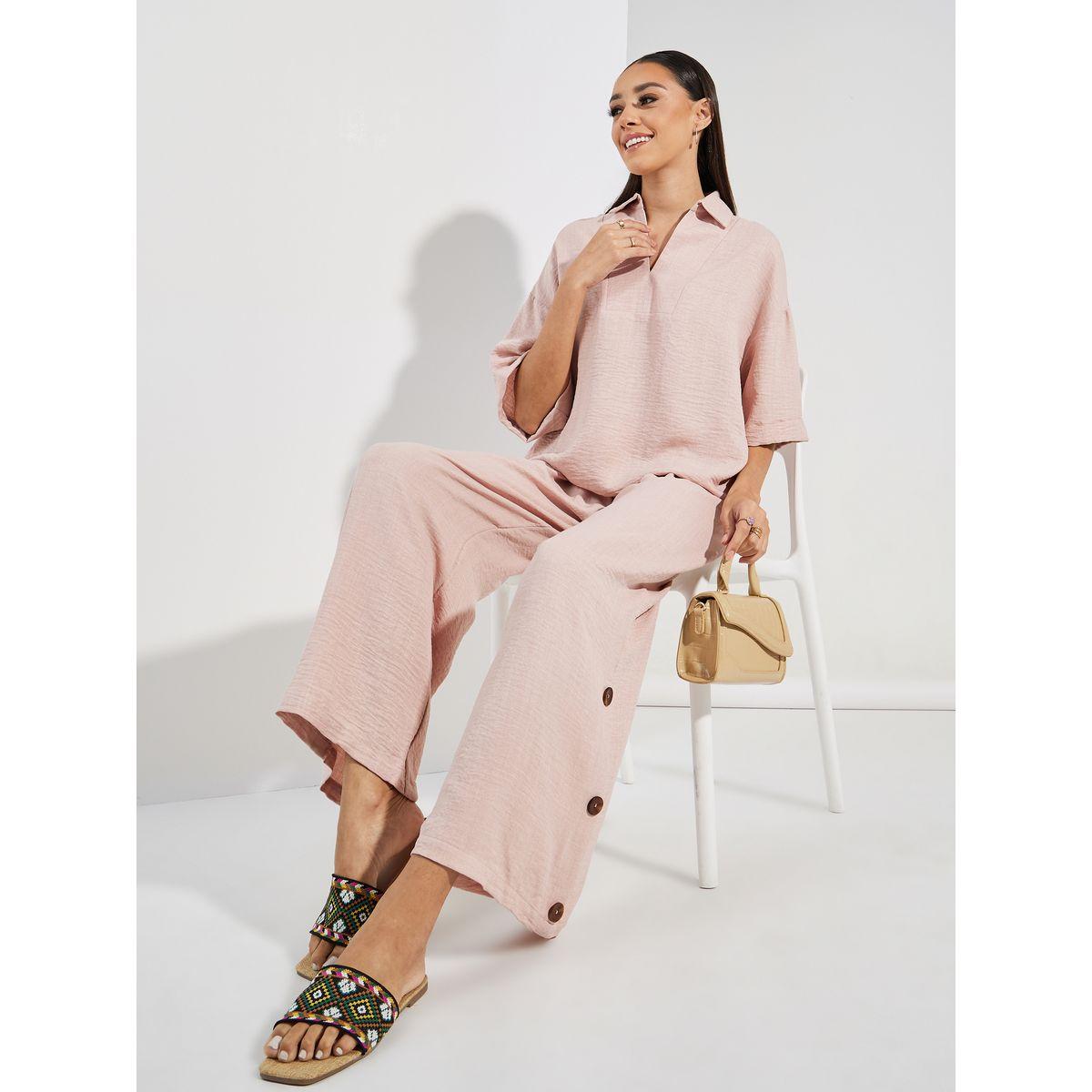 مجموعة من بنطال مزين بازرار مع بلوزة بمظهر دنيم-women-clothing-coordsets-image-1