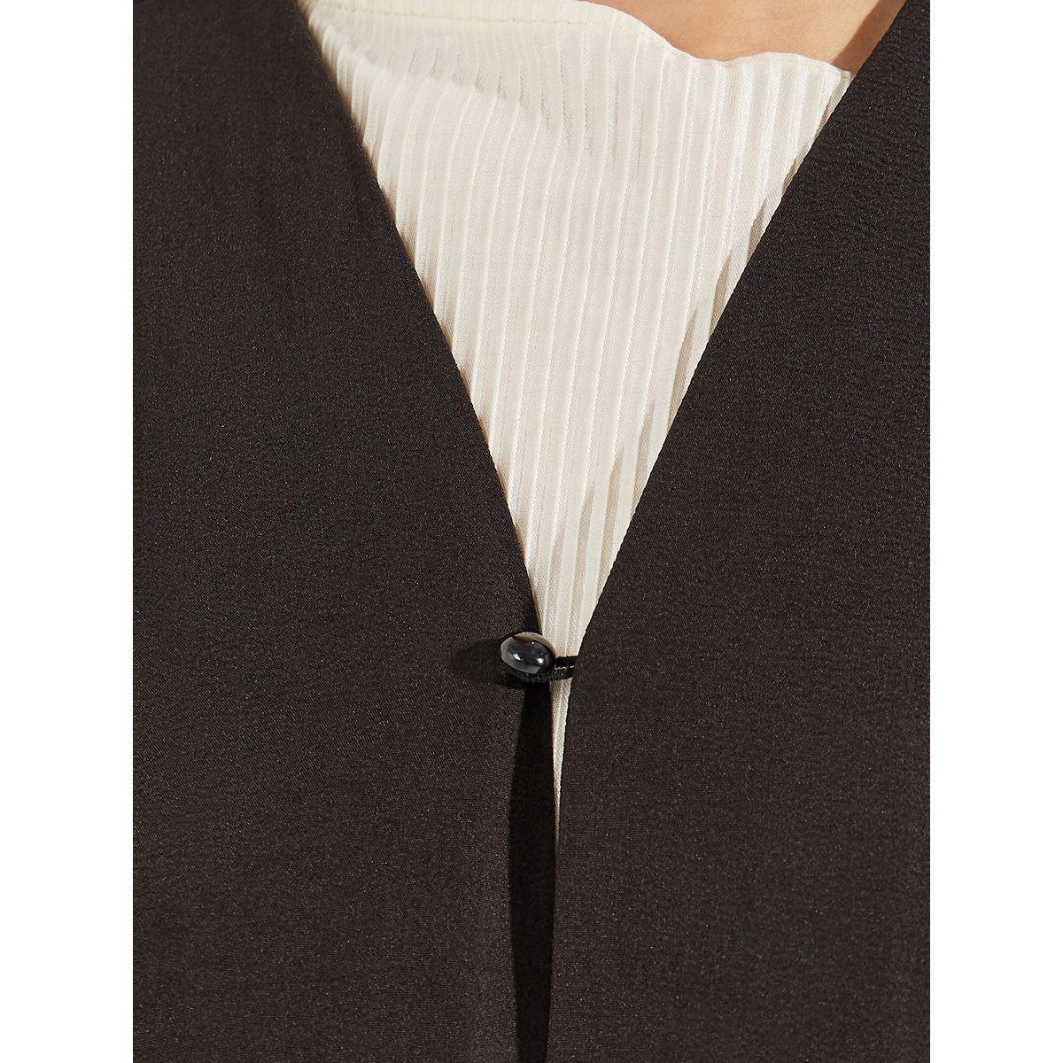 Styli Textured Abaya with Button Closure-women-arabicclothing-abayas-image-3