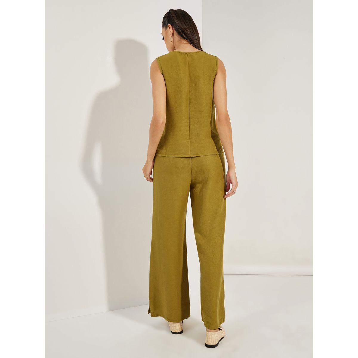 طقم منسق من بنطال بارجل واسعة وبلوزة بلا اكمام-women-clothing-coordsets-image-5