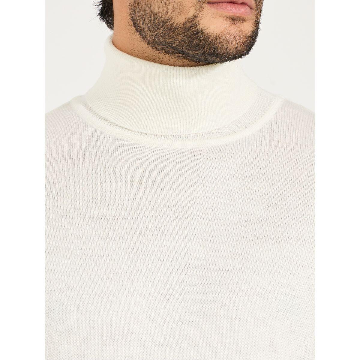 Styli Relaxed Fit Turtle Neck Lightweight Sweater-men-clothing-sweatersandpullovers-image-4