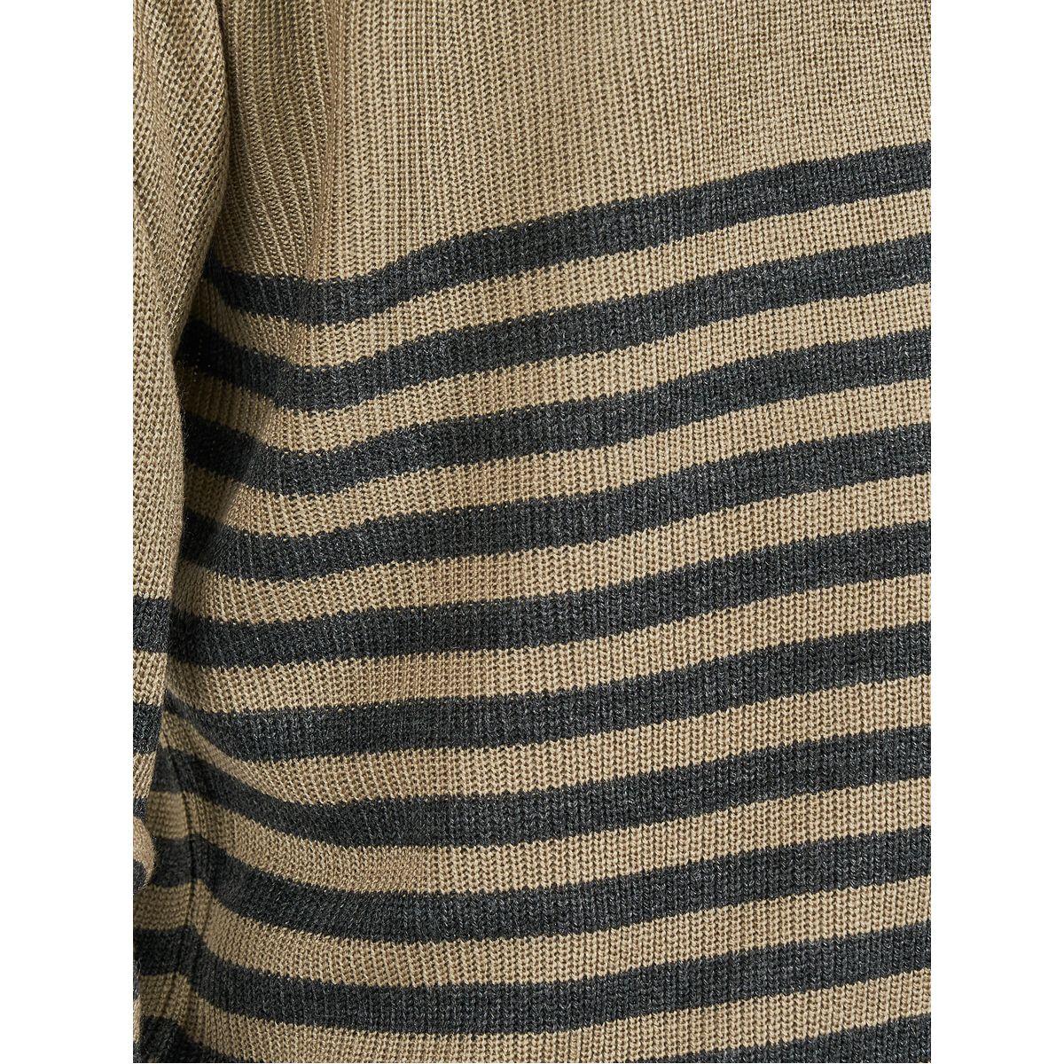 Styli Horizontal Tuck Stripe Relaxed Fit Lightweight Sweater-men-clothing-sweatersandpullovers-image-3