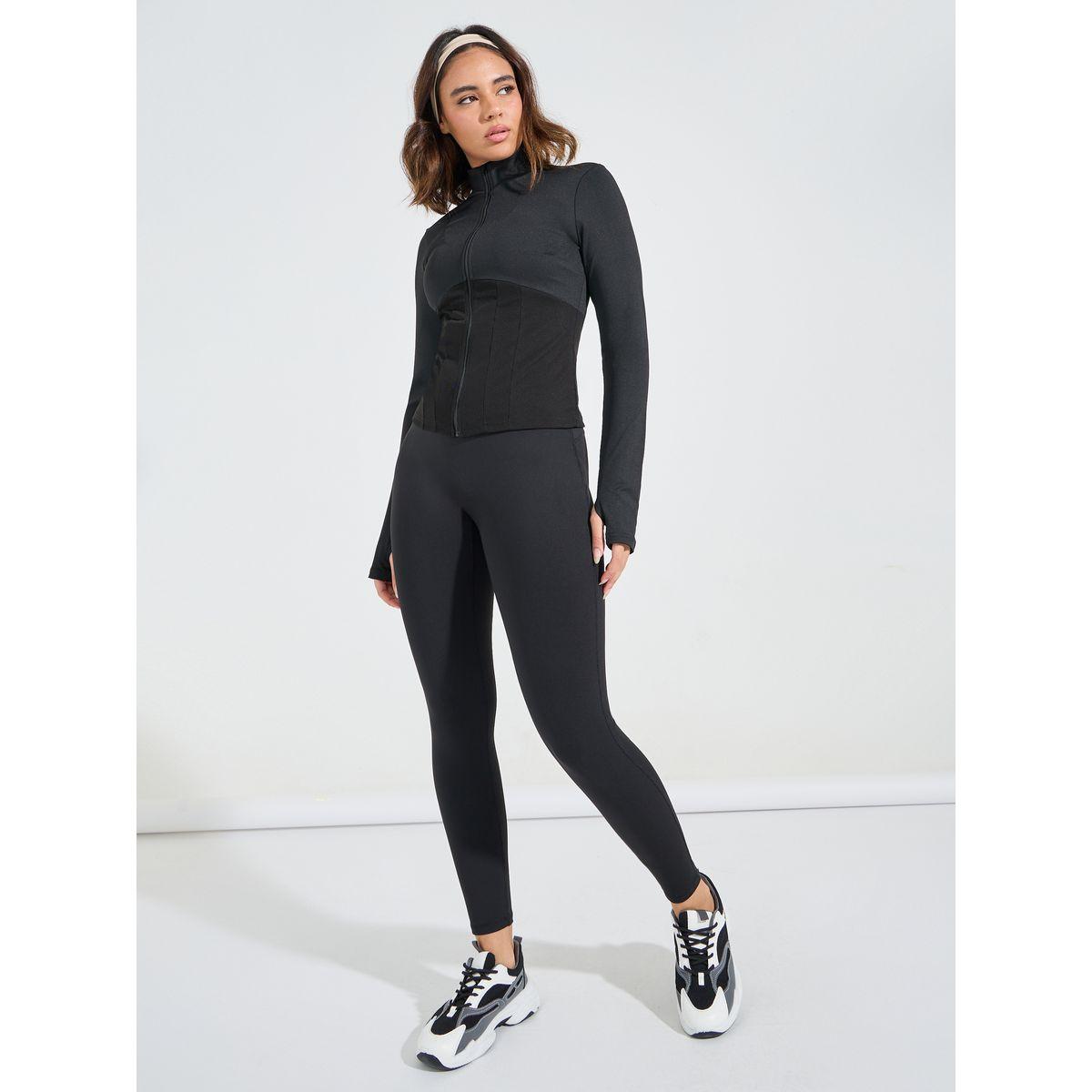 جاكيت بسحَّاب غلق مع فتحة اصبع إبهام-men-clothing-sportswearandactivewear-tshirtsandpolos-image-2