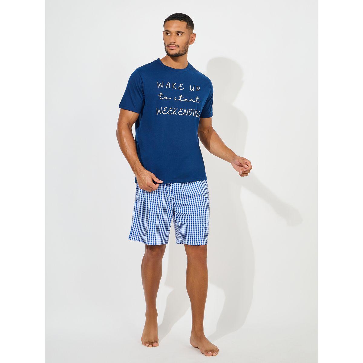 مجموعة من شورت مع تيشيرت بطبعة كتابة-men-clothing-nightwear-sets-image-1