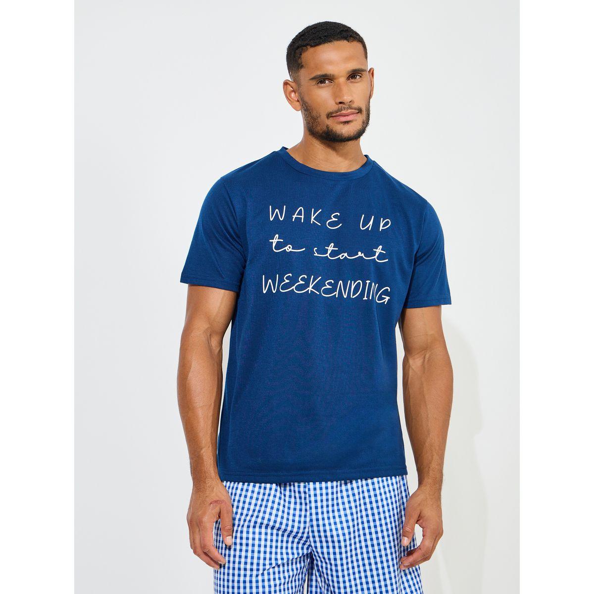 مجموعة من شورت مع تيشيرت بطبعة كتابة-men-clothing-nightwear-sets-image-2