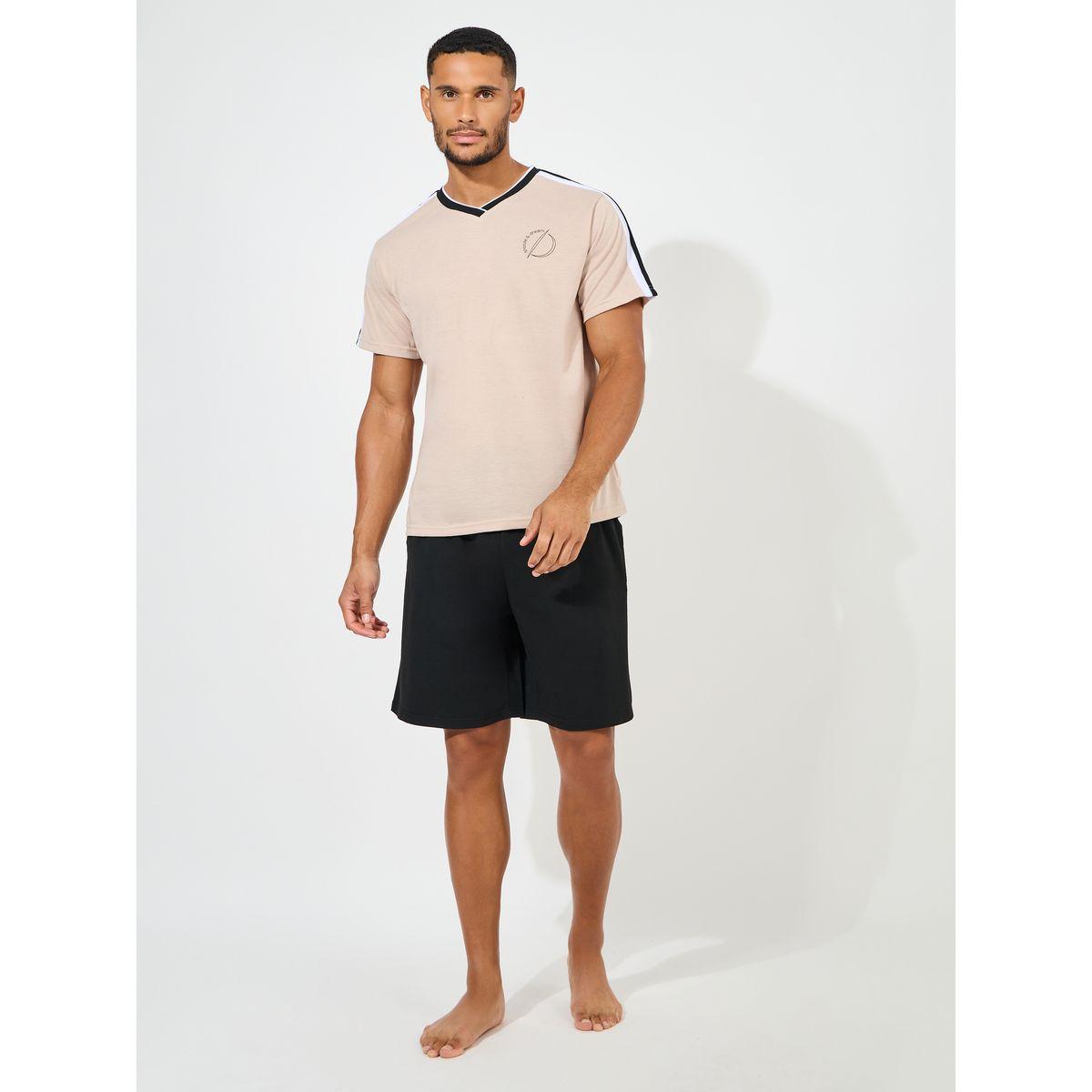 Styli Unwind V Neck Minimal Print T-Shirt & Cut-Sew Detail Shorts Set-men-clothing-nightwear-sets-image-1