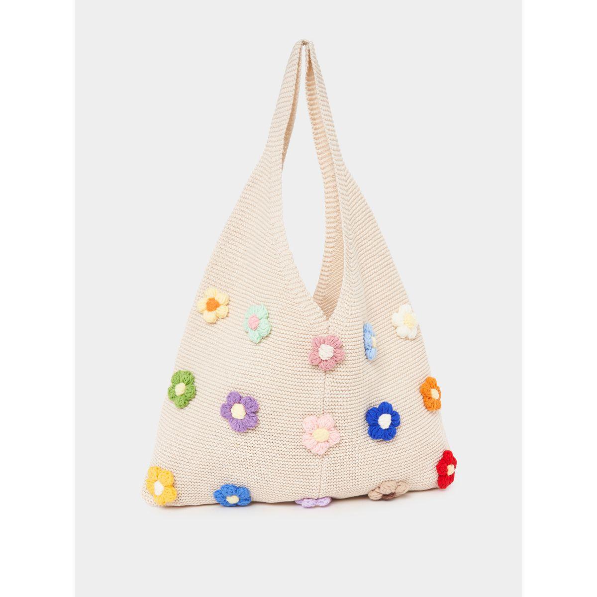 شنطة كتف مزينة بزهور مُحاكة-women-bagsandwallets-handbags-image-4