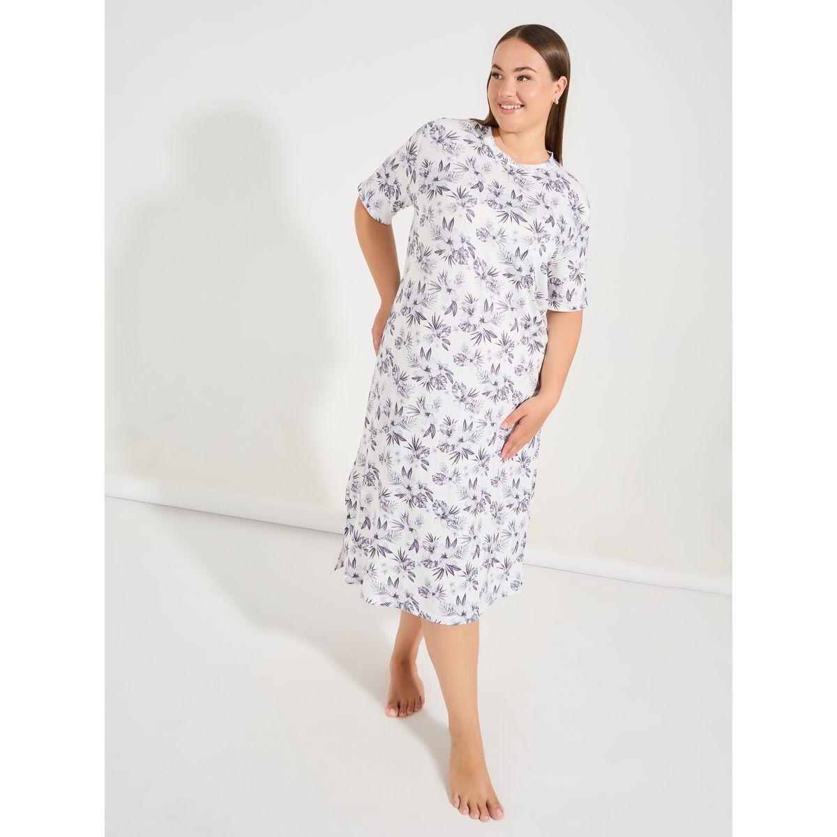 قميص نوم مطبع بالكامل بمقاس كبير وشق جانبي-women-clothing-nightwear-nighties-image-1