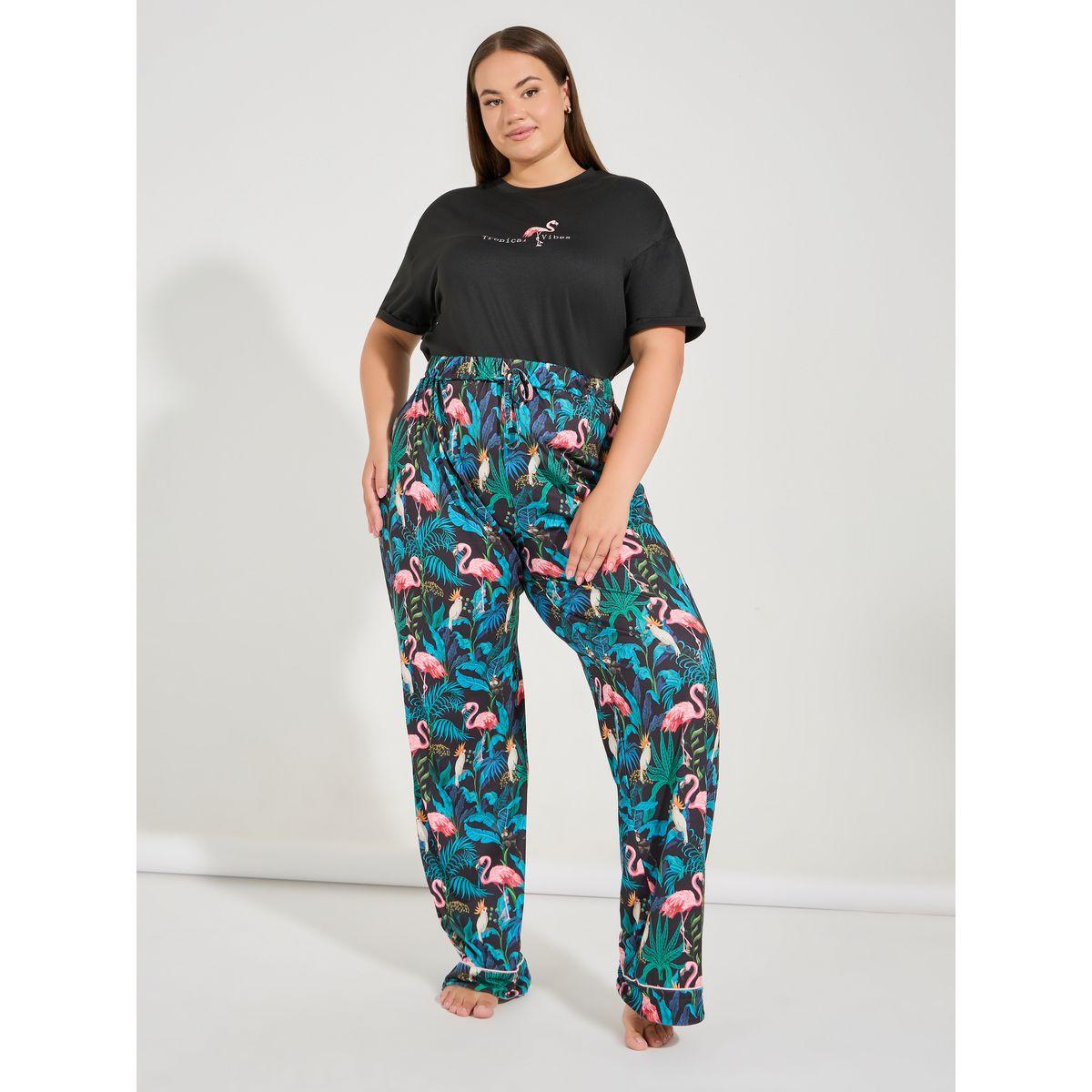 Styli Unwind Plus Size Flamingo Print T-Shirt with Piped Hem Pyjama Set-women-clothing-nightwear-pyjamas-longsets-image-4