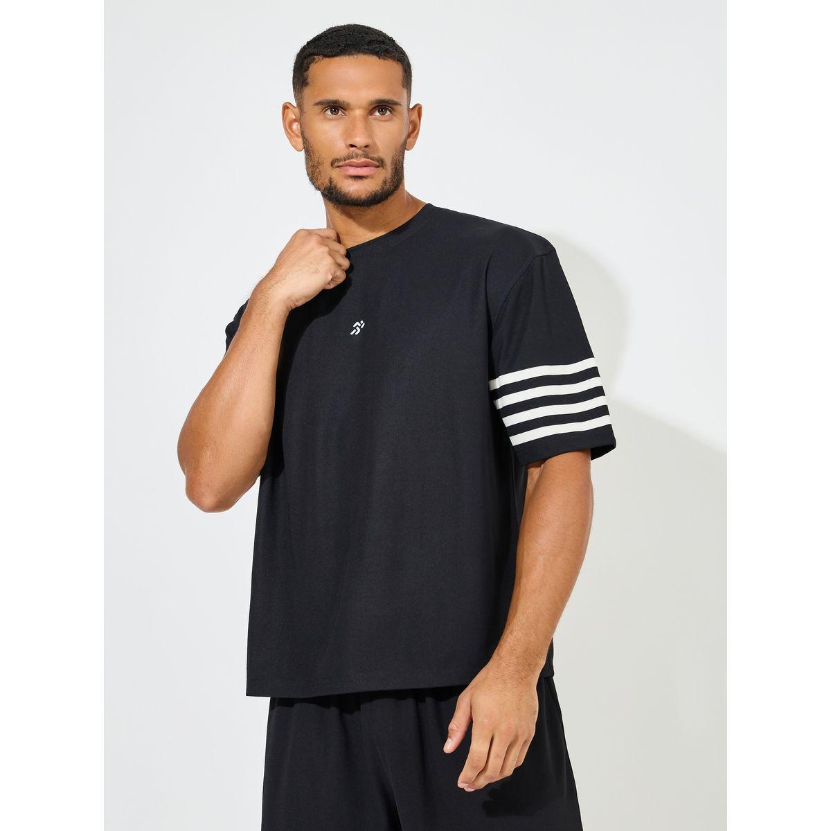 مجموعة من شورت مخطط مع تيشيرت فضفاض-men-clothing-coordsets-image-2