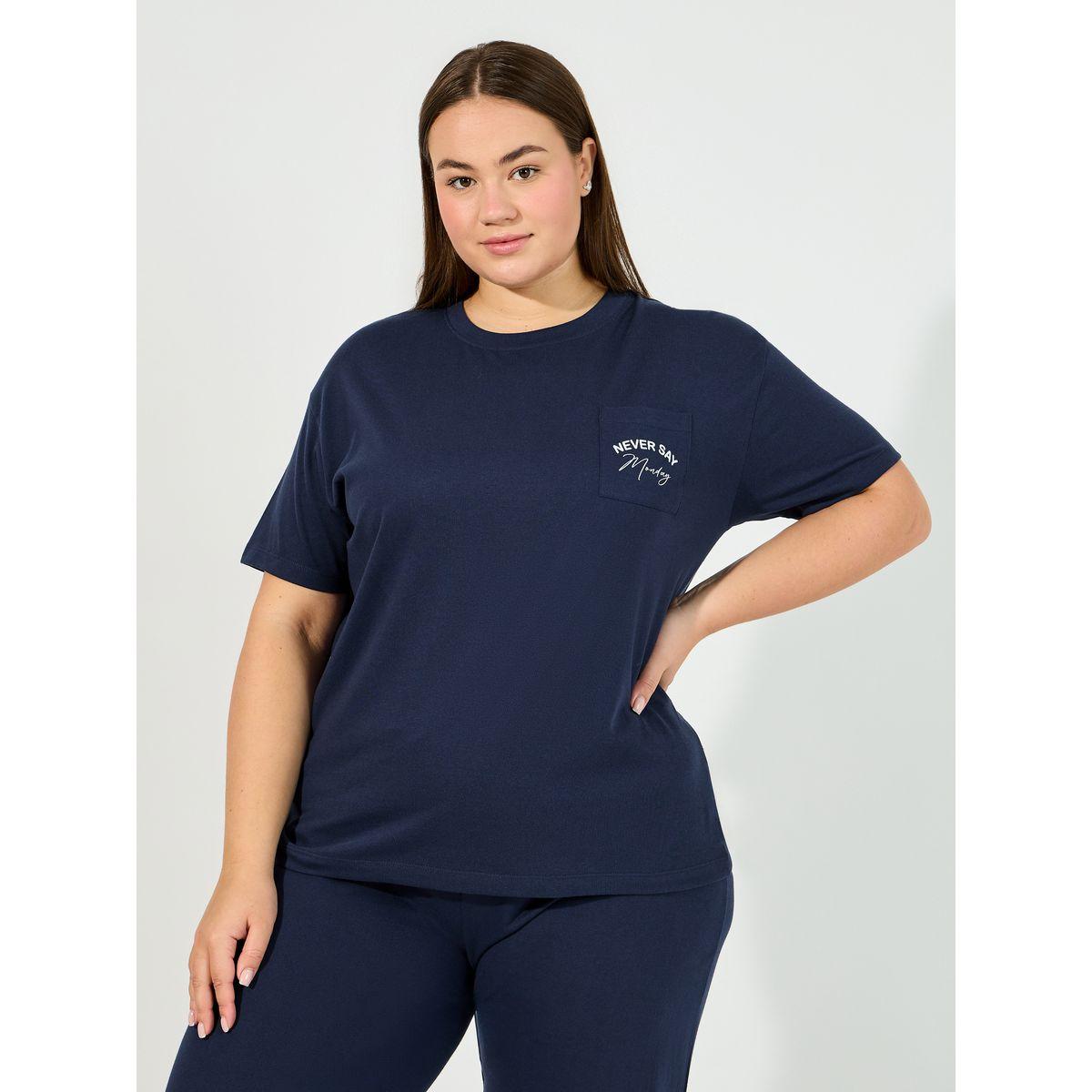 Styli Unwind Plus Size Slogan Pocket Print T-Shirt & Ruffle Waistband Pyjama Set-women-clothing-nightwear-pyjamas-longsets-image-2