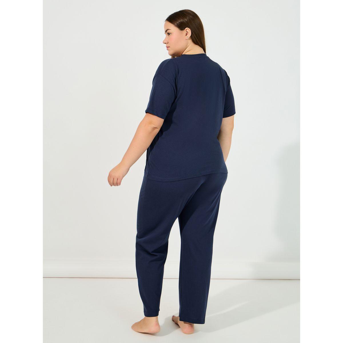 Styli Unwind Plus Size Slogan Pocket Print T-Shirt & Ruffle Waistband Pyjama Set-women-clothing-nightwear-pyjamas-longsets-image-4