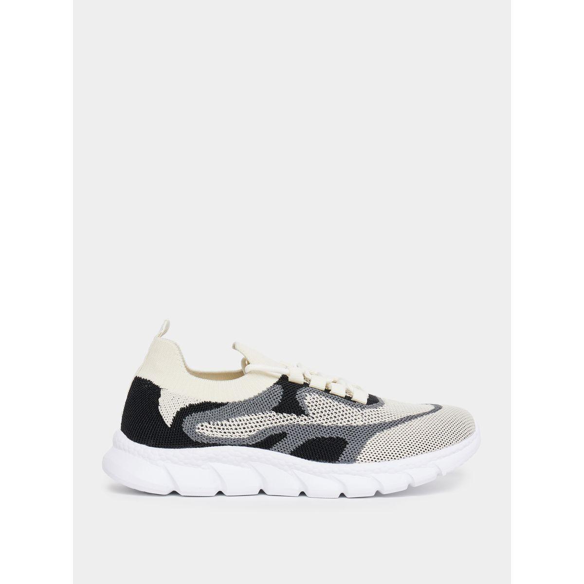 حذاء سنيكرز بنعل فوم وتفاصيل شبكية-women-shoes-sneakers-image-6