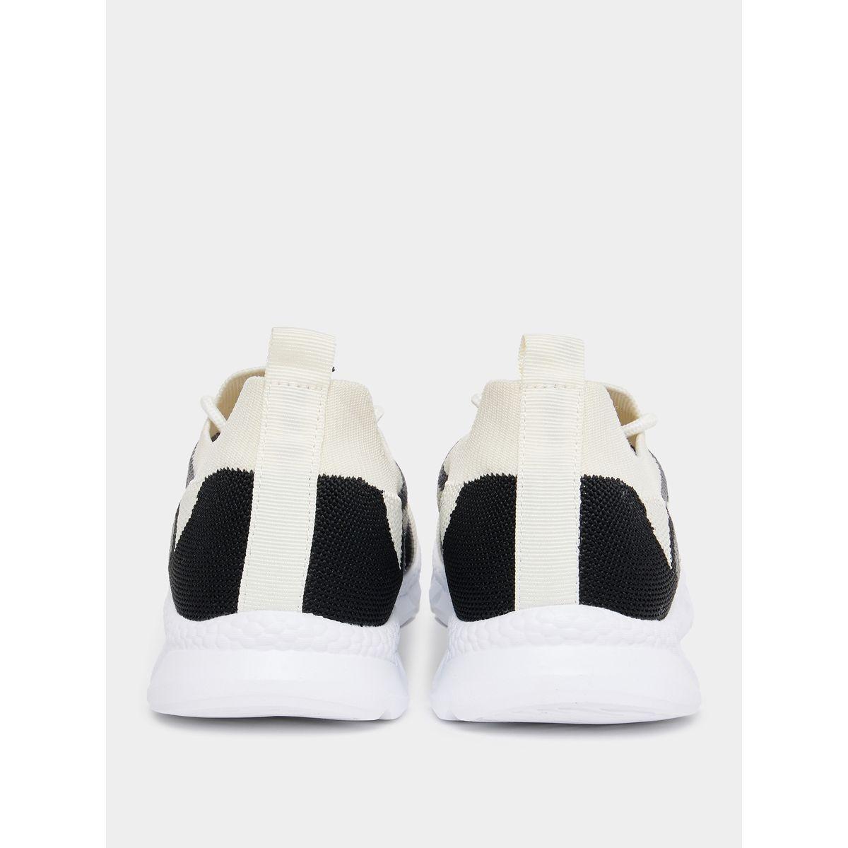 حذاء سنيكرز بنعل فوم وتفاصيل شبكية-women-shoes-sneakers-image-3