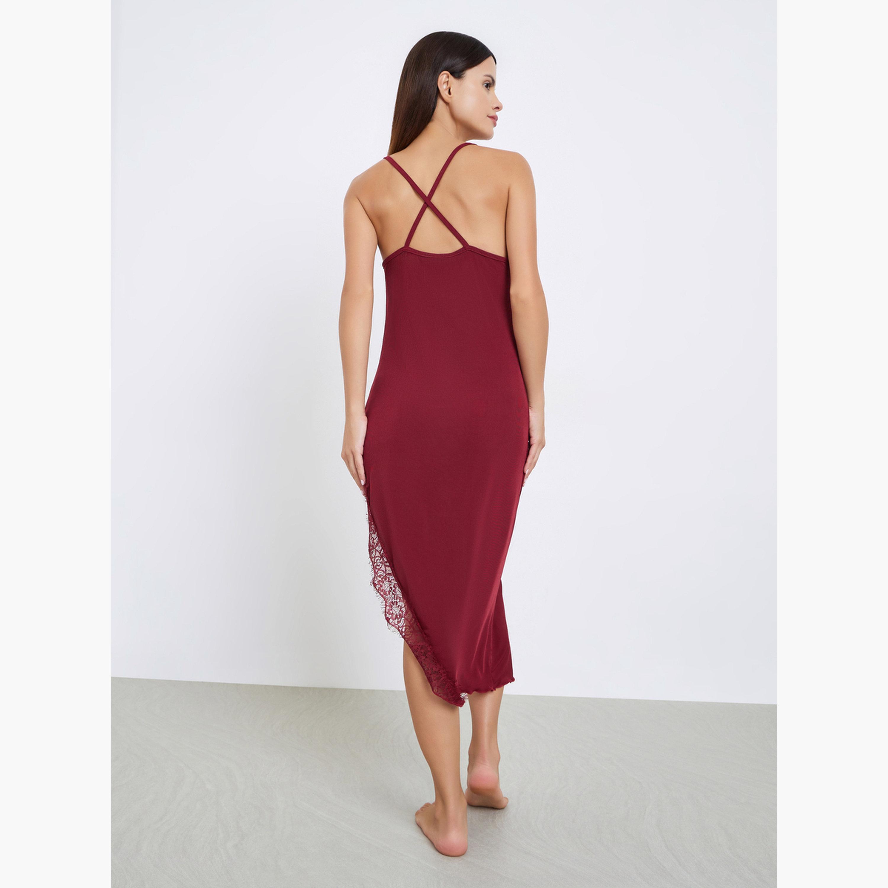 قميص نوم بتفاصيل دانتيل وشق جانبي-women-clothing-nightwear-nighties-image-2