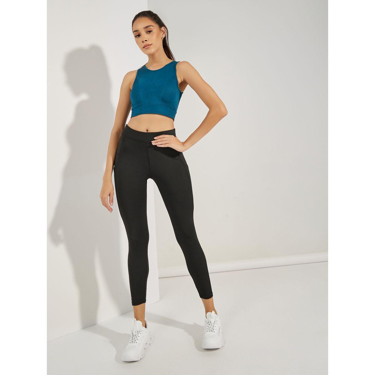 صدرية رياضية بتفاصيل شبكية وبارزة الملمس-sports-women-clothing-sportsbras-image-2