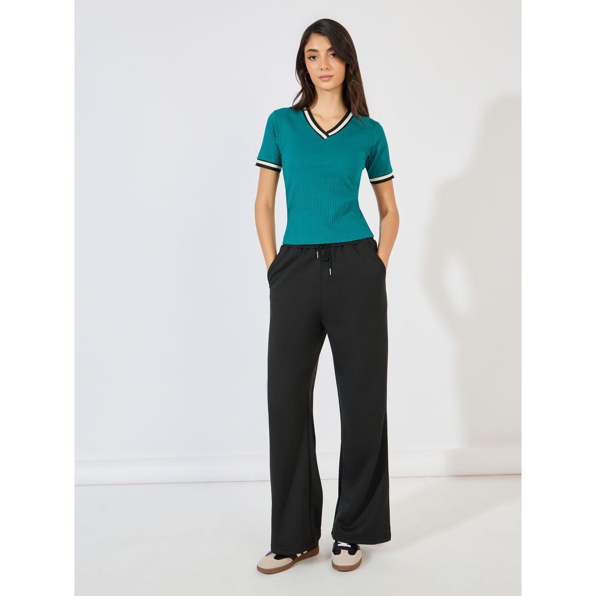 بلوزة مضلعة بتفاصيل محبوكة وخطوط-women-clothing-shirtsandblouses-blouses-image-2