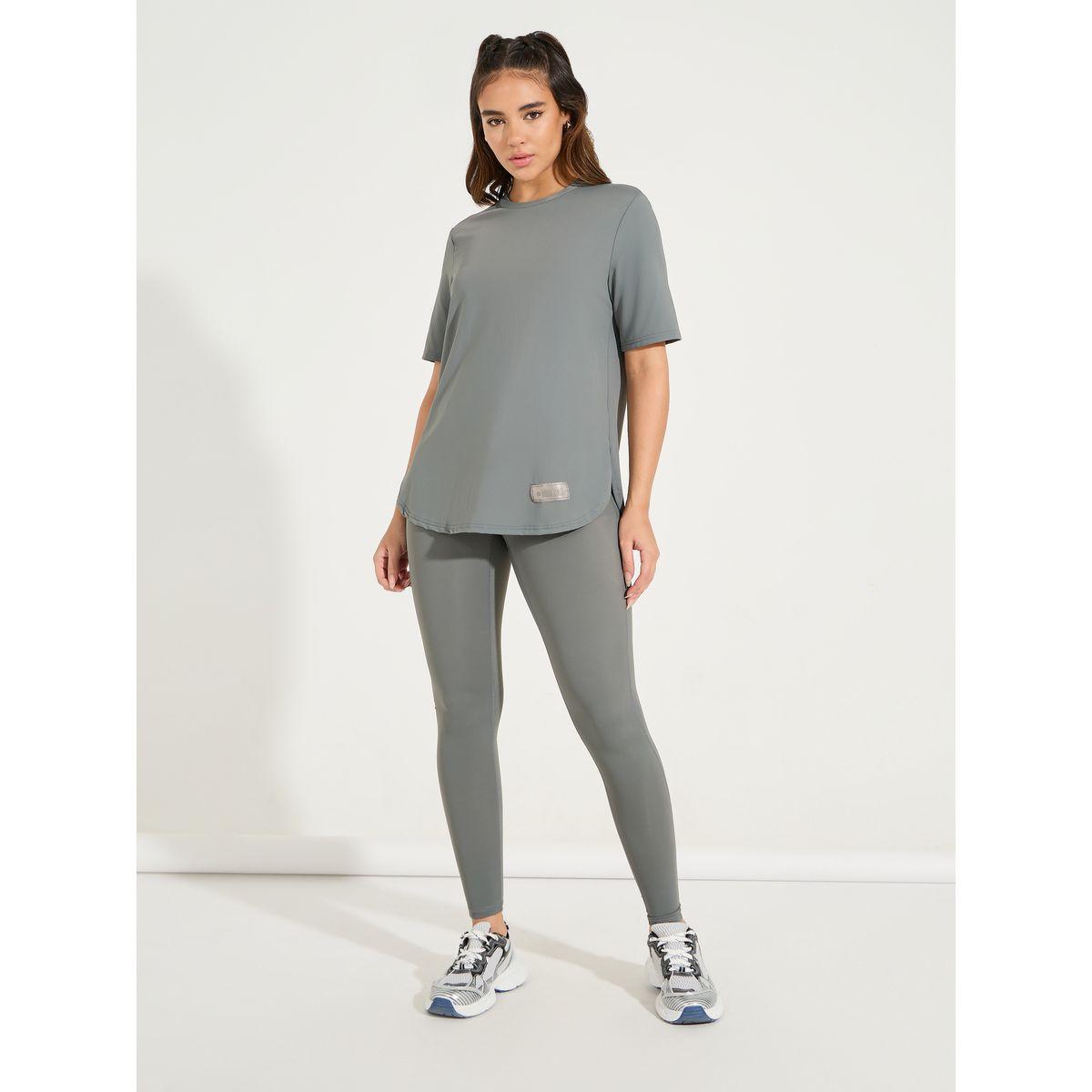Styli Active Gymspire Edition - Tonal Label & Drop Shoulder Logo Detail Top-women-clothing-sportswearandactivewear-tshirtsandvests-image-1
