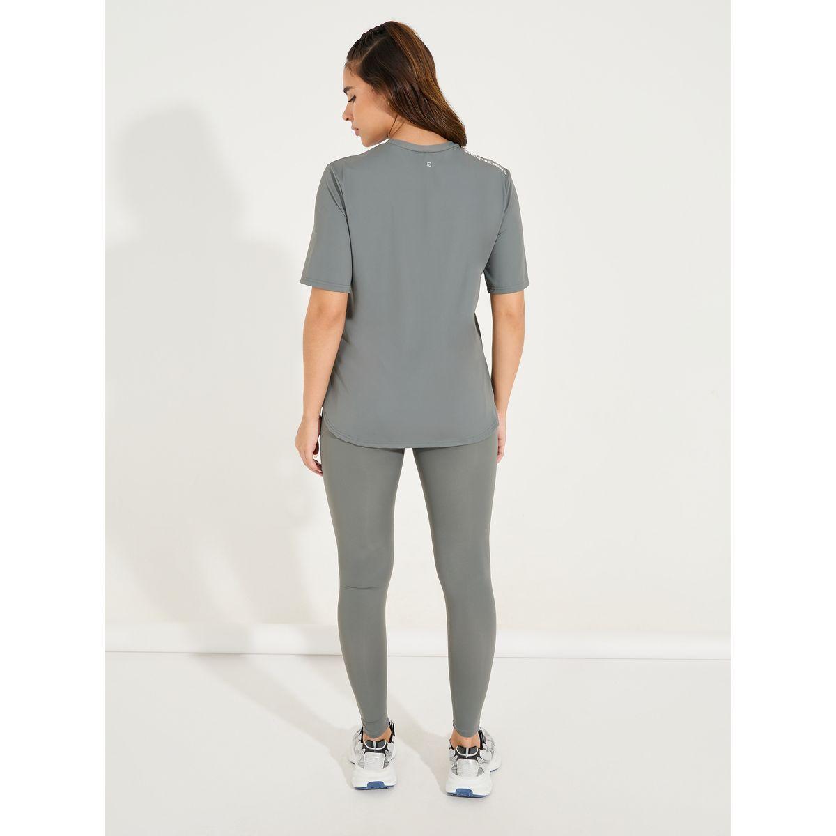 Styli Active Gymspire Edition - Tonal Label & Drop Shoulder Logo Detail Top-women-clothing-sportswearandactivewear-tshirtsandvests-image-5
