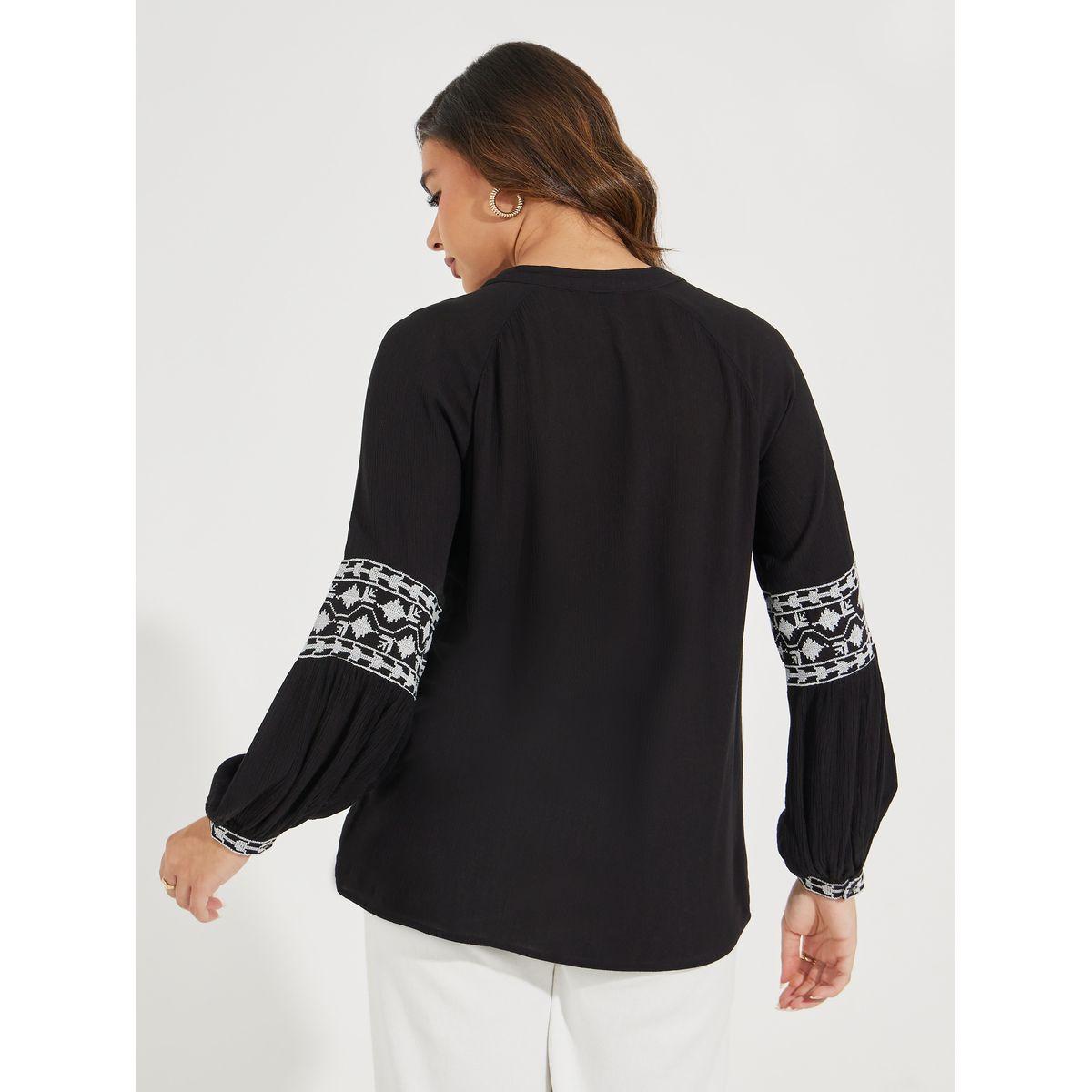 بلوزة بتفاصيل مُطرّزة واكمام ريجلان مع ازرار-women-clothing-shirtsandblouses-blouses-image-5