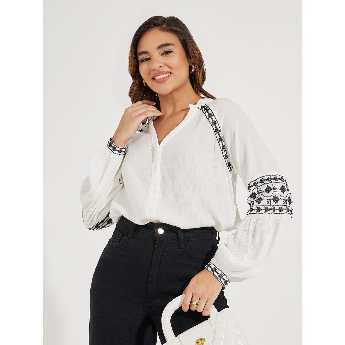 بلوزة بتفاصيل مُطرّزة واكمام ريجلان مع ازرار-women-clothing-shirtsandblouses-blouses-image-3